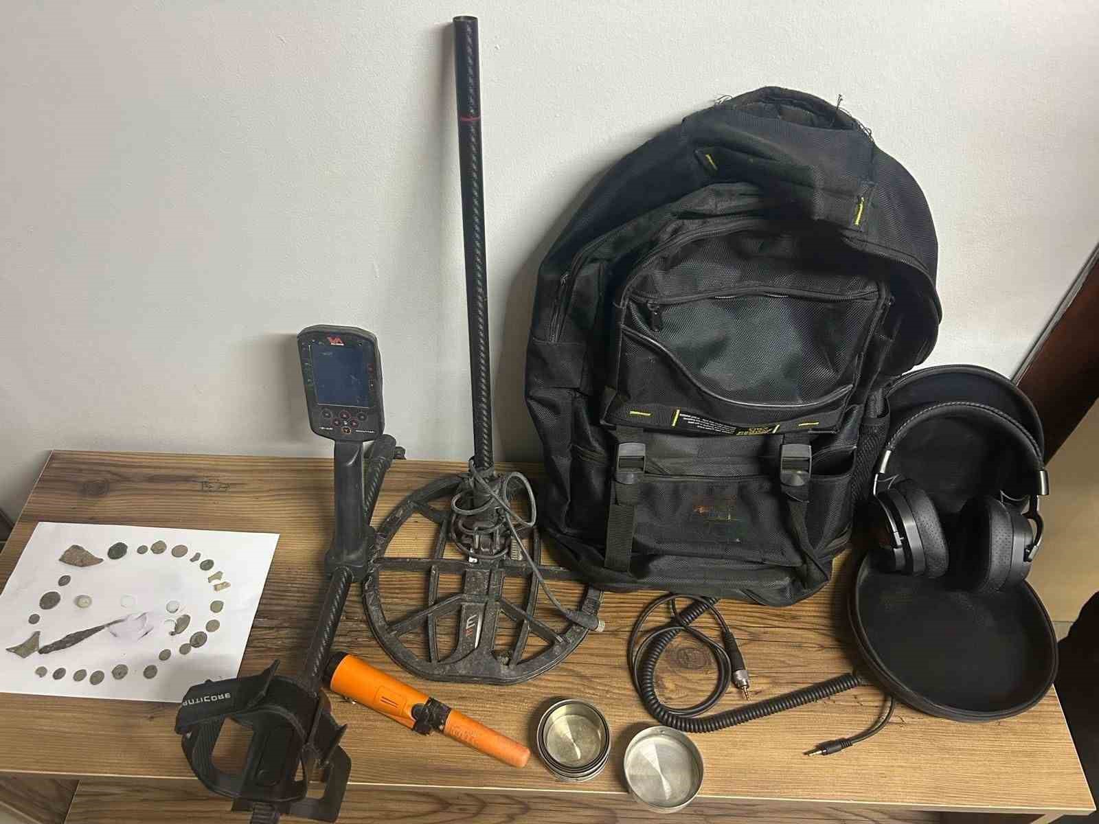 27 adet tarihi eser Bursa İl Emniyet M&uuml;d&uuml;rl&uuml;ğ&uuml; tarafından yakalandı
