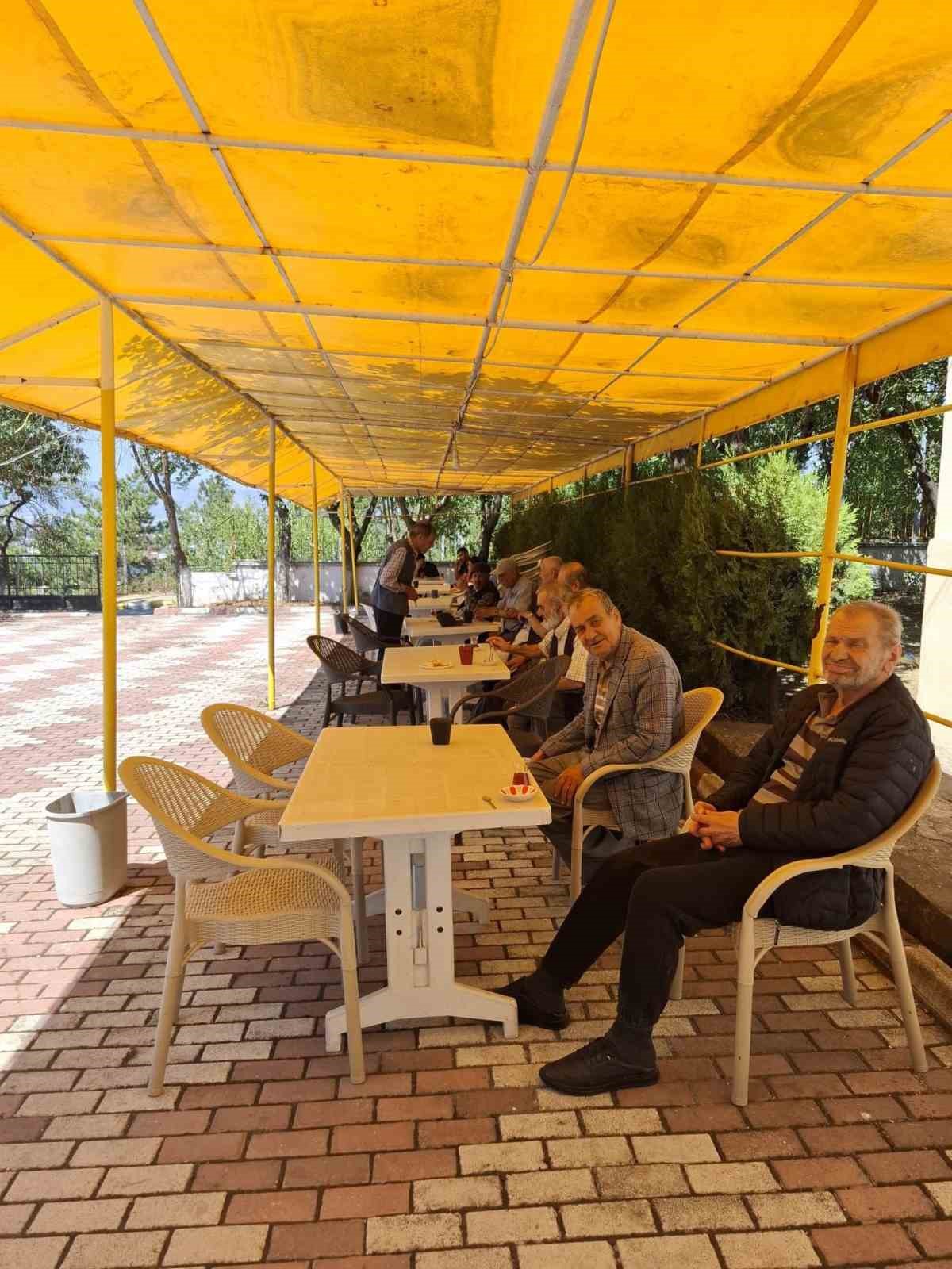 Huzurevinde Kur&rsquo;an-ı Kerim tilaveti
