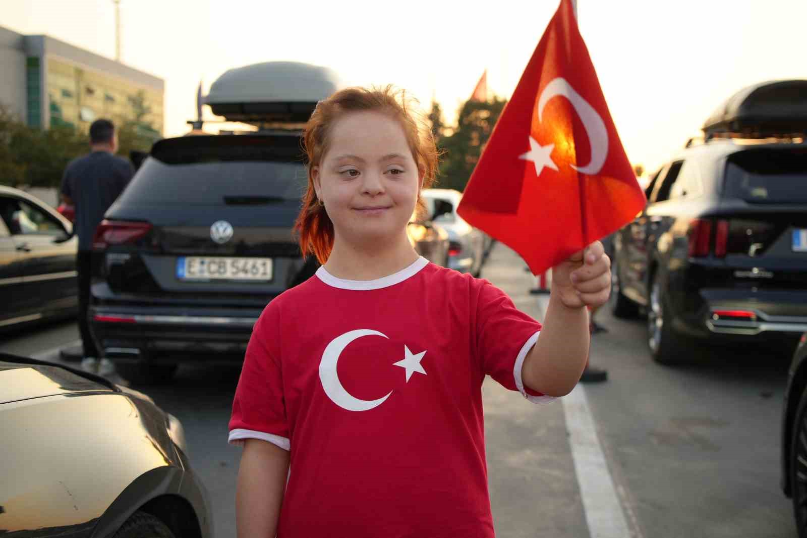 Memleketten ayrılık hüznü: Gurbetçiler dönüş yolunda
