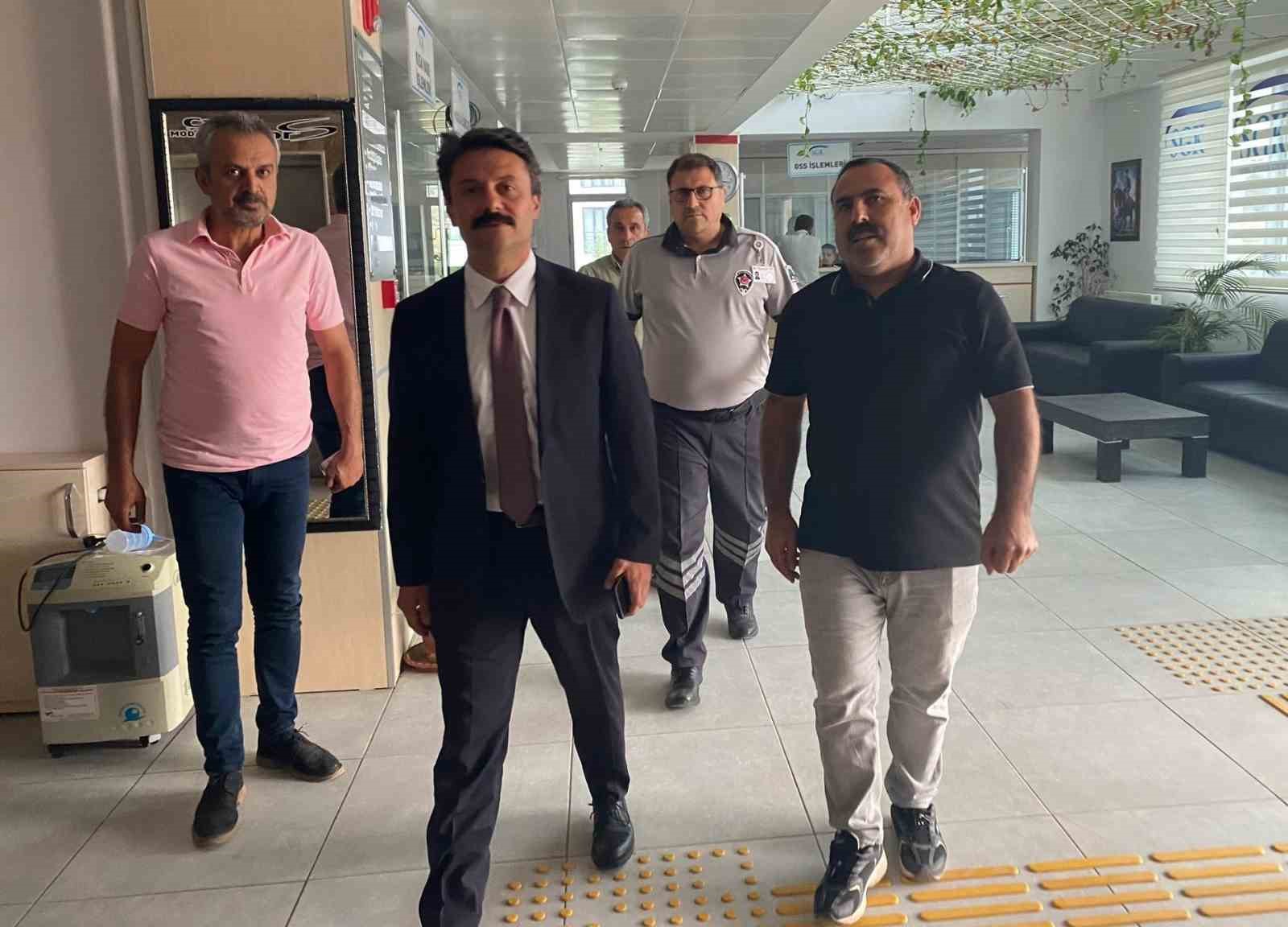 Kaymakam Ahmet Oğuz Aslan, SGK’da incelemeler yaptı