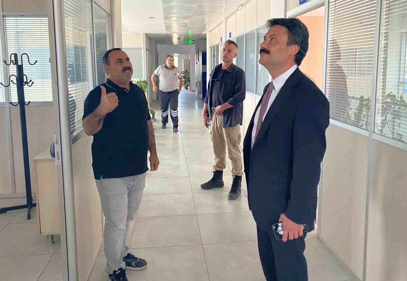 Kaymakam Ahmet Oğuz Aslan, SGK’da incelemeler yaptı