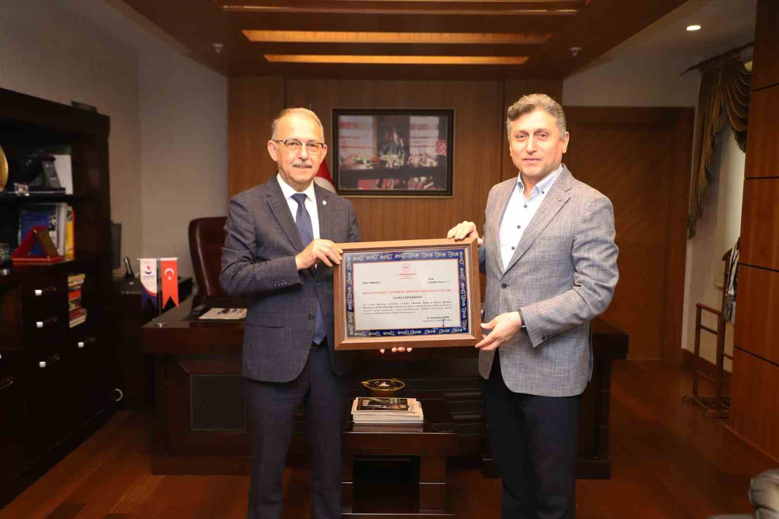 SANKO &Uuml;niversitesi beslenme dostu ve fiziksel aktiviteyi destekleyen işyeri programı belgesi almaya hak kazandı
