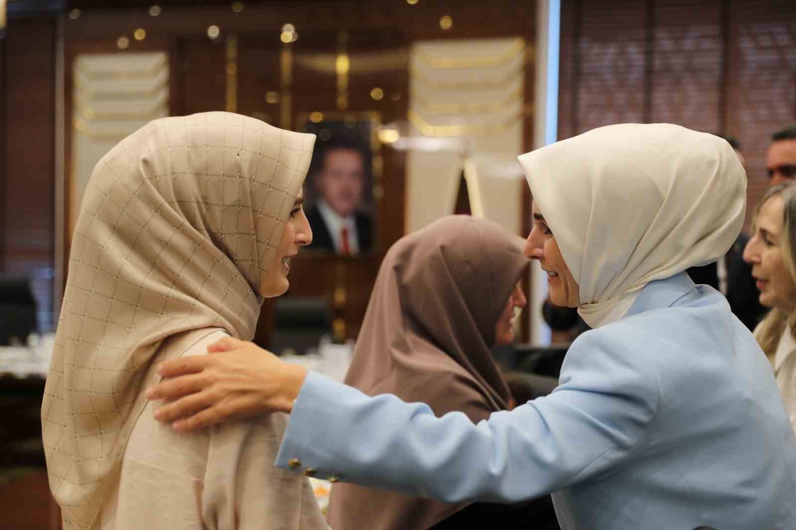 Bakan Göktaş, Bingöl’de şehit aileleri ve gazilerle ’Terörsüz Türkiye Kardeşlik Sofrası’nda buluştu