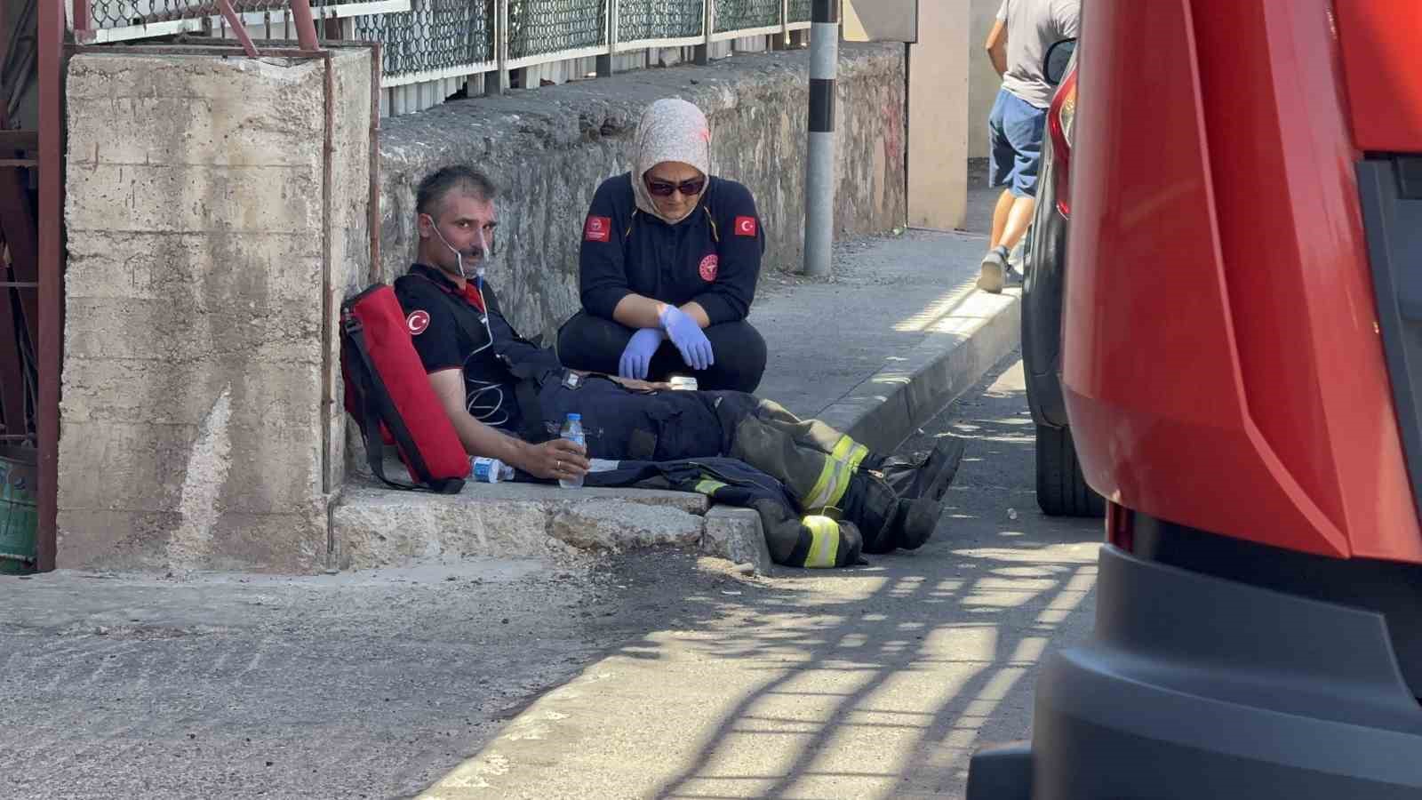 Darıca&rsquo;da fabrika yangını: 3 işletme hasar aldı
