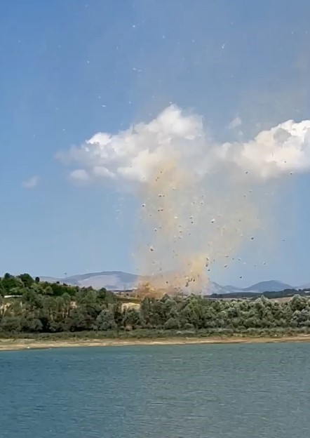 Kastamonu’da baraj kenarında hortum çıktı
