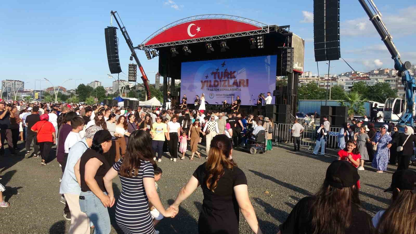 Türk Yıldızları Trabzon’da nefes kesti