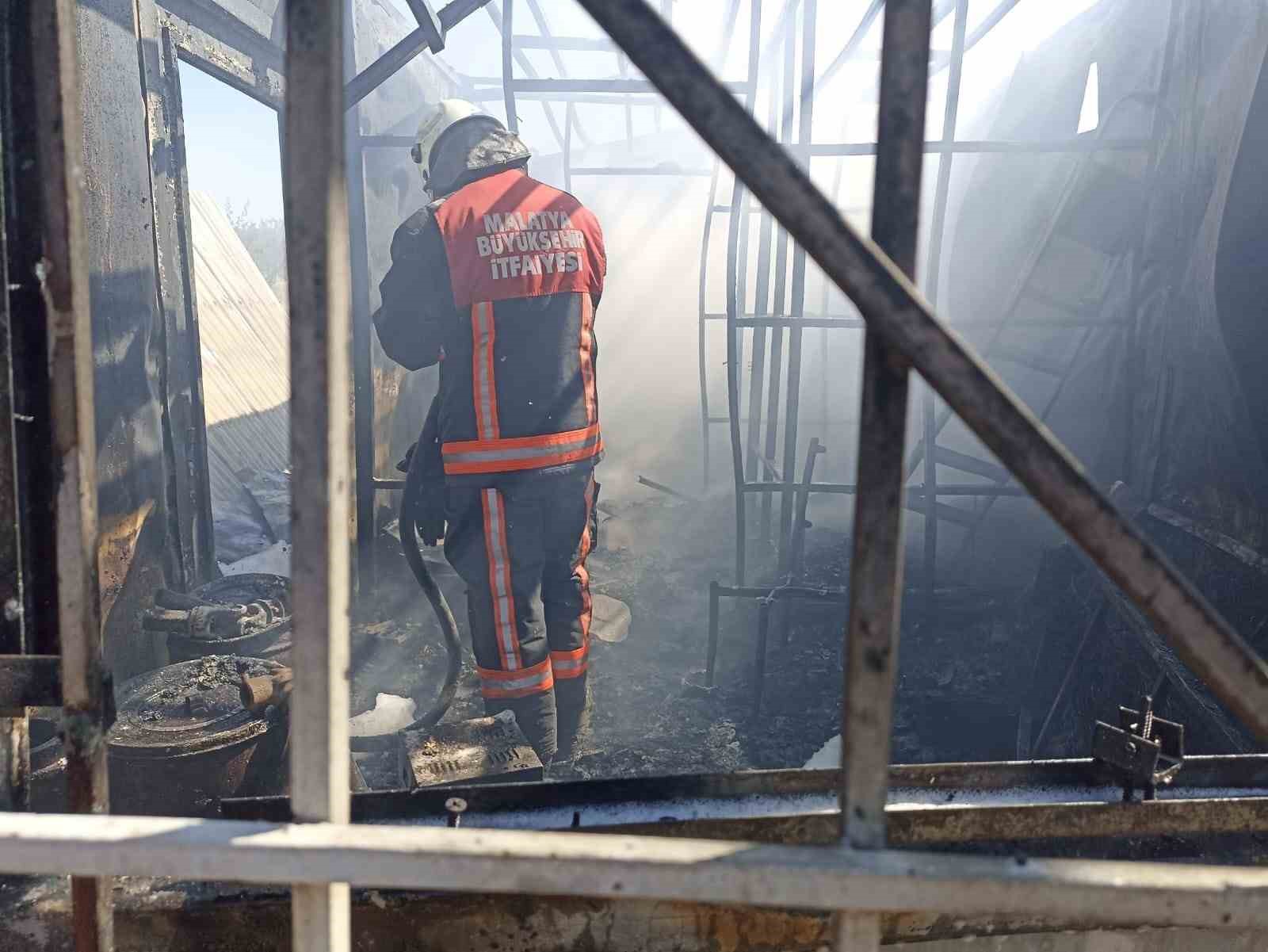 Malatya’da konteynerde yangın