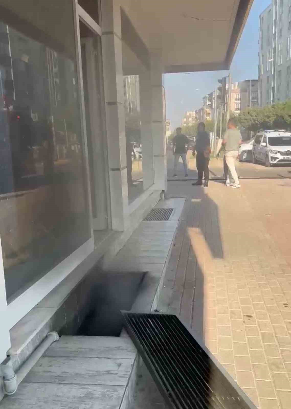 İş yerinde çıkan yangın korkuttu