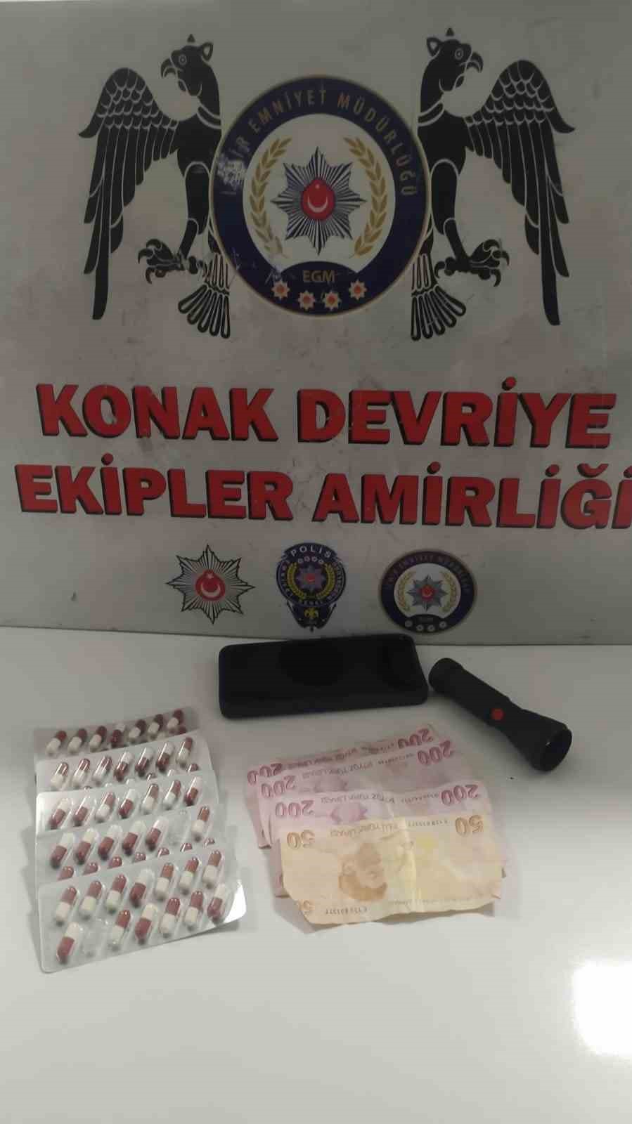 İzmir&rsquo;de uyuşturucu operasyonu: 2 tutuklama
