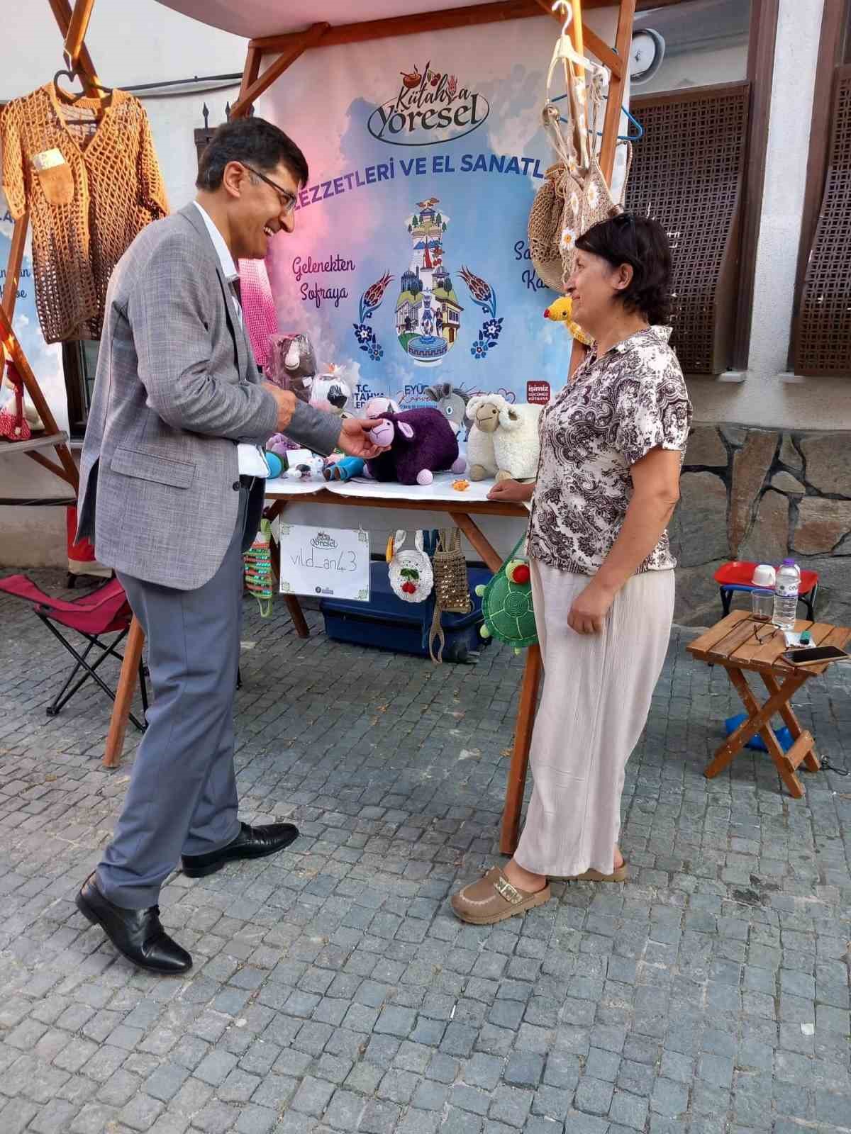 Başkan Ey&uuml;p Kahveci Germiyan Sokak&rsquo;ta &uuml;reticilerle buluştu
