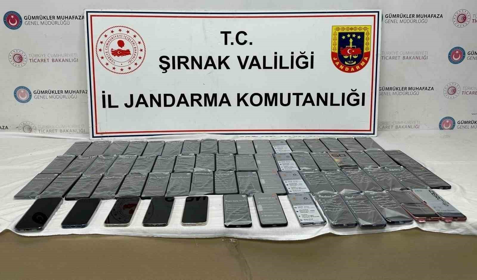 Şırnak’ta jandarmadan kaçakçılık operasyonu: 11 milyon liralık kaçak malzeme ele geçirildi
