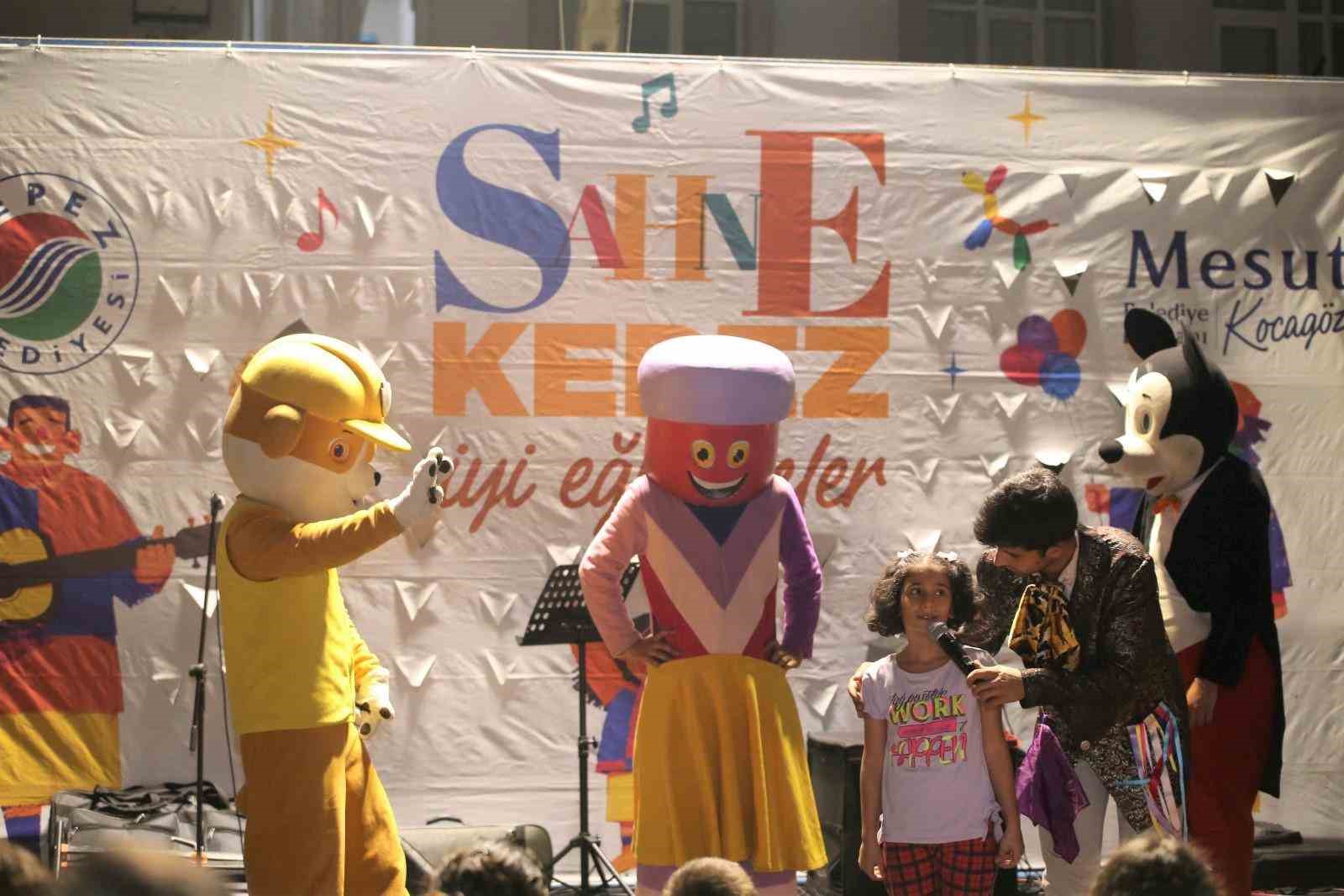 Sahne Kepez Ulus Mahallesi&rsquo;ne renk kattı
