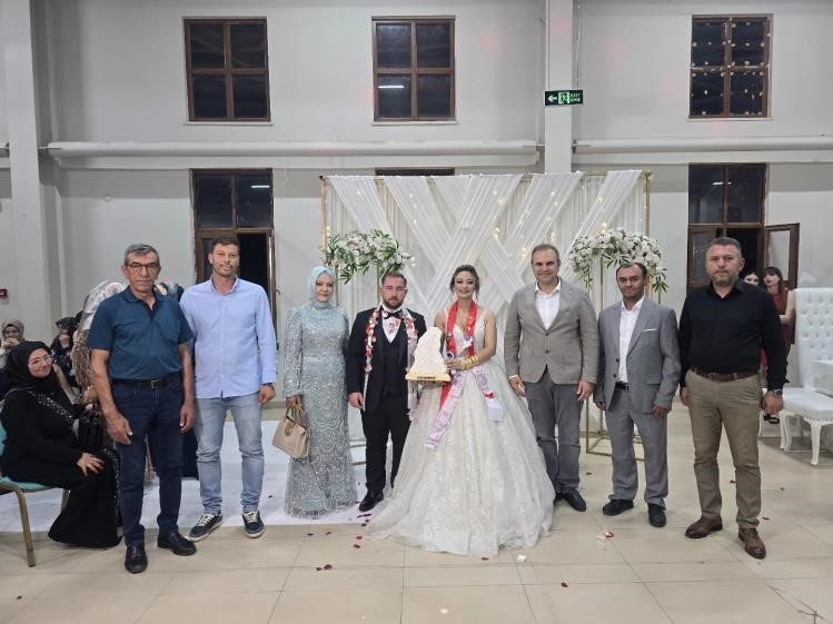 Başkan Dilsiz, d&uuml;ğ&uuml;n ve s&uuml;nnet cemiyetlerinde vatandaşlarla buluştu
