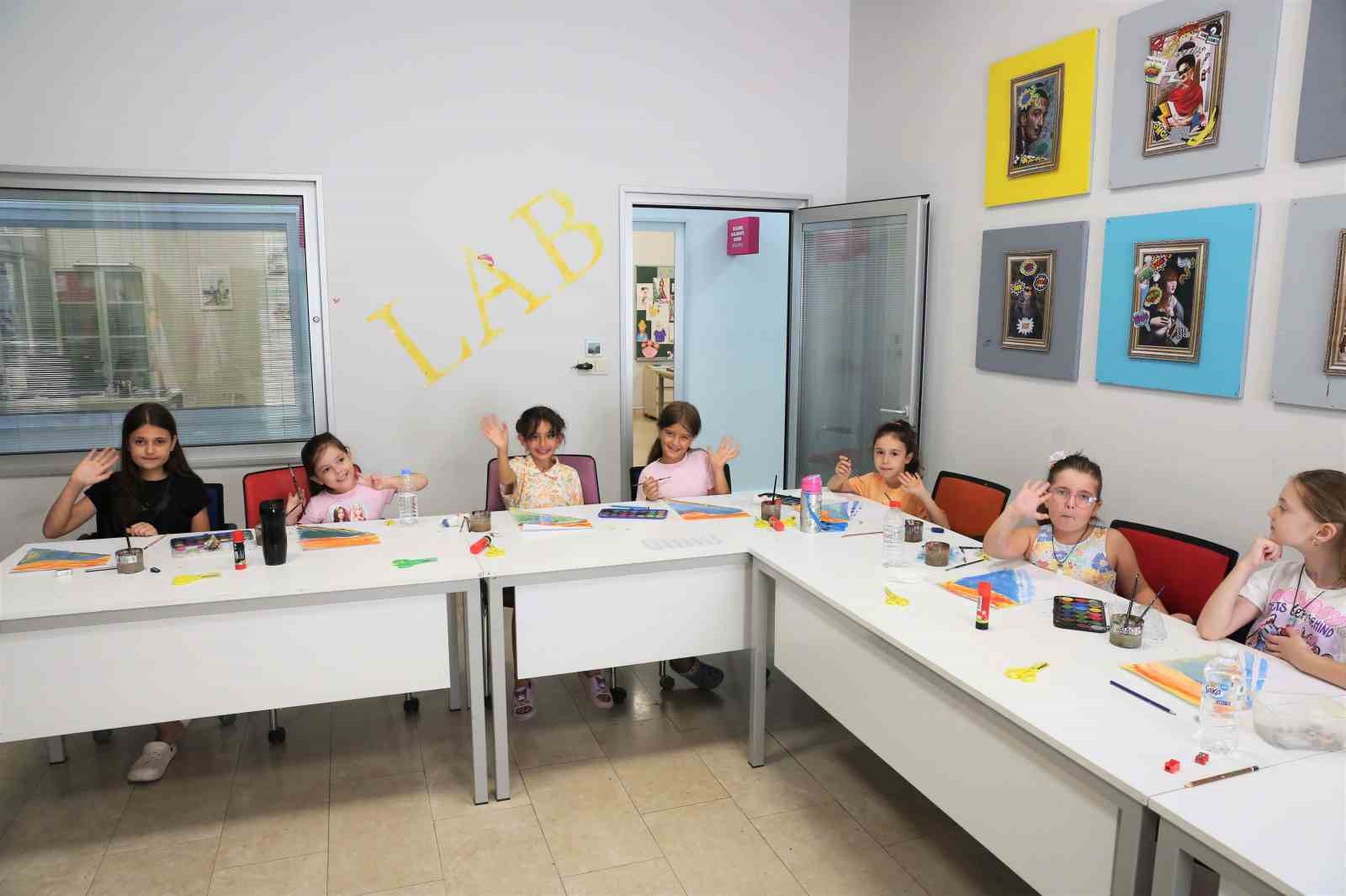 K&uuml;&ccedil;&uuml;k&ccedil;ekmece&rsquo;de birbirinden eğlenceli yaz at&ouml;lyeleri
