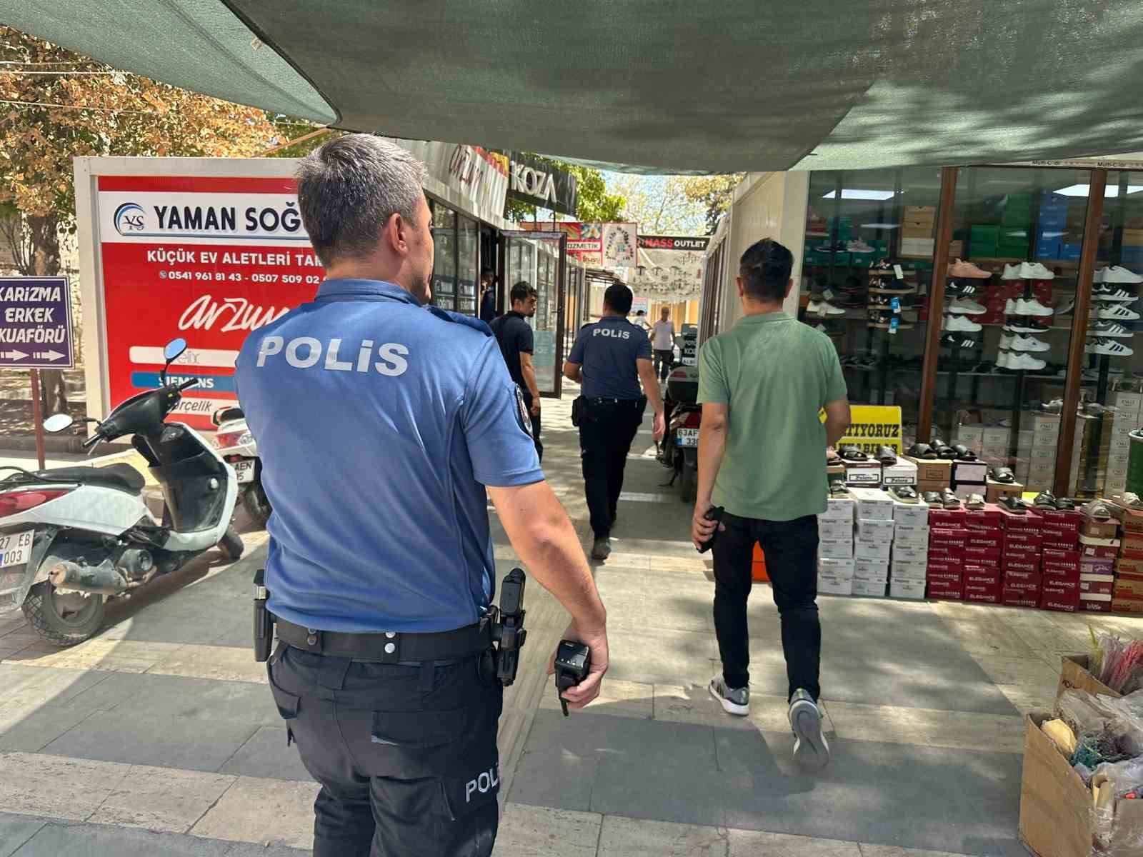 Kız arkadaşının şiddetine maruz kaldı
