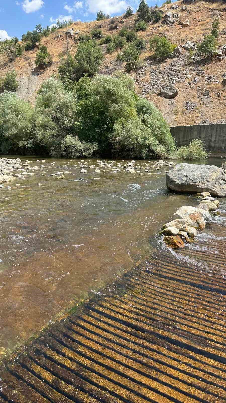 Siirt’te Hizan ve Hesko su hatlarında onarım ve temizlik çalışması
