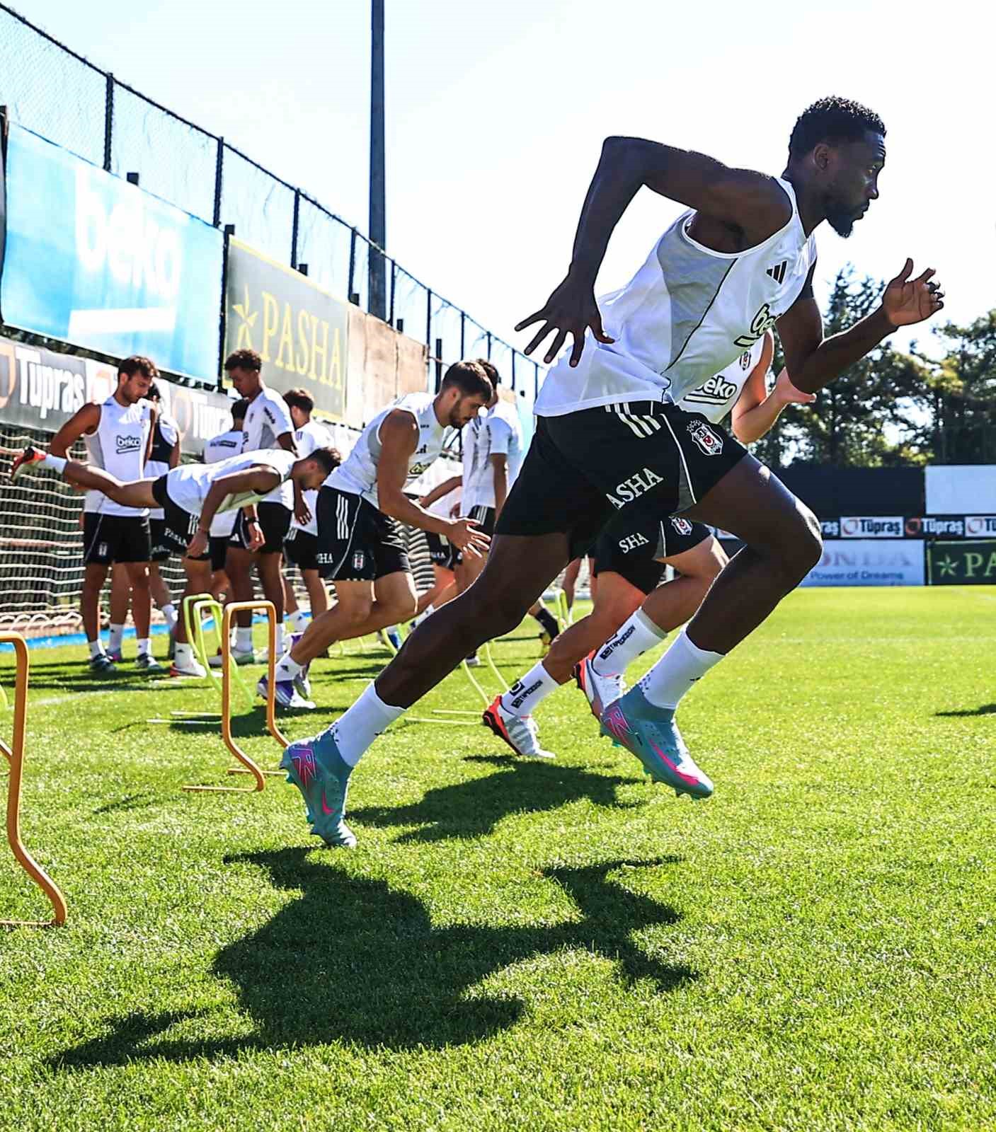 Beşiktaş, St. Patrick’s maçının hazırlıklarına devam etti
