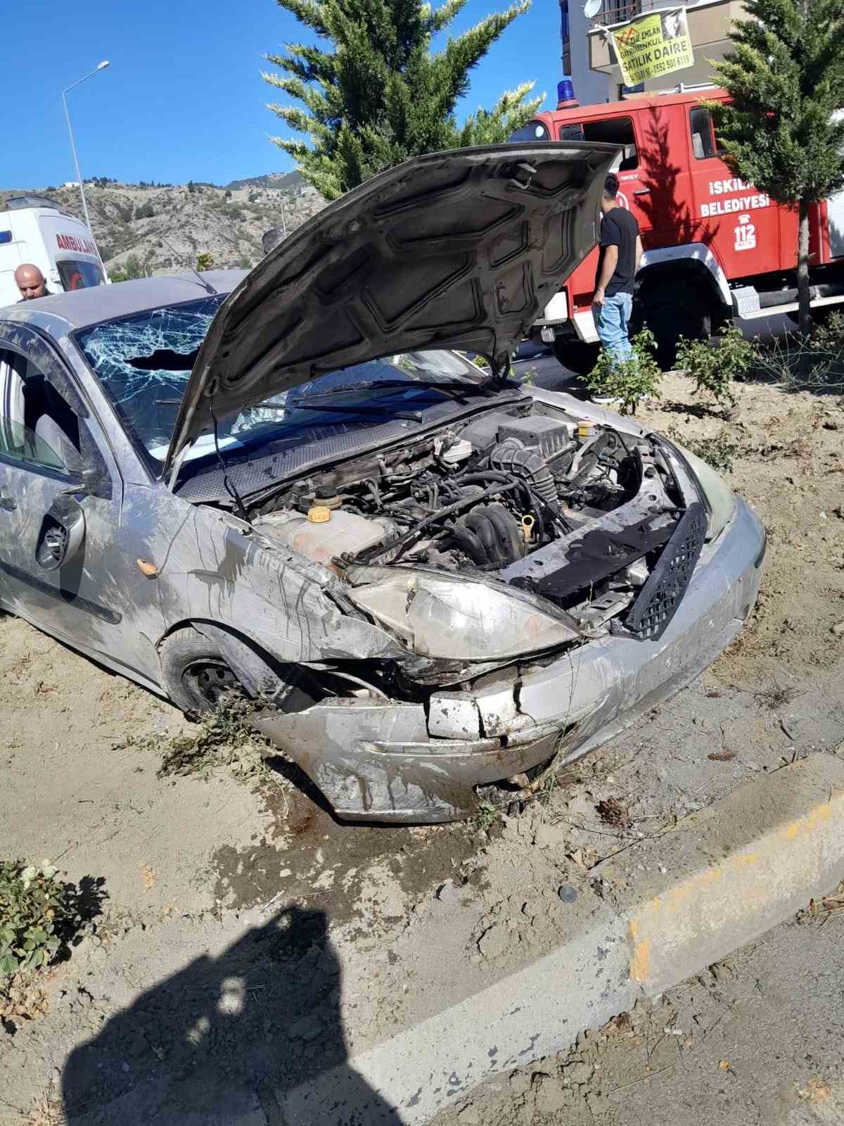 Çorum’da otomobil takla attı: 2 yaralı