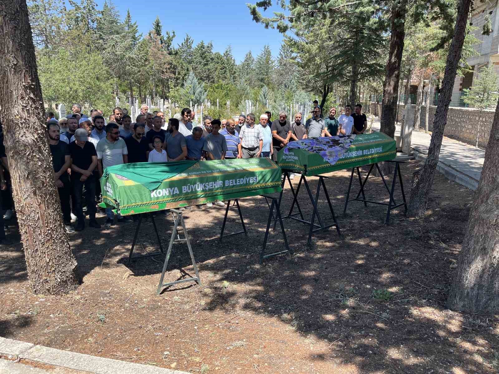 Konya’da derede boğulan kız kardeşlere acı veda