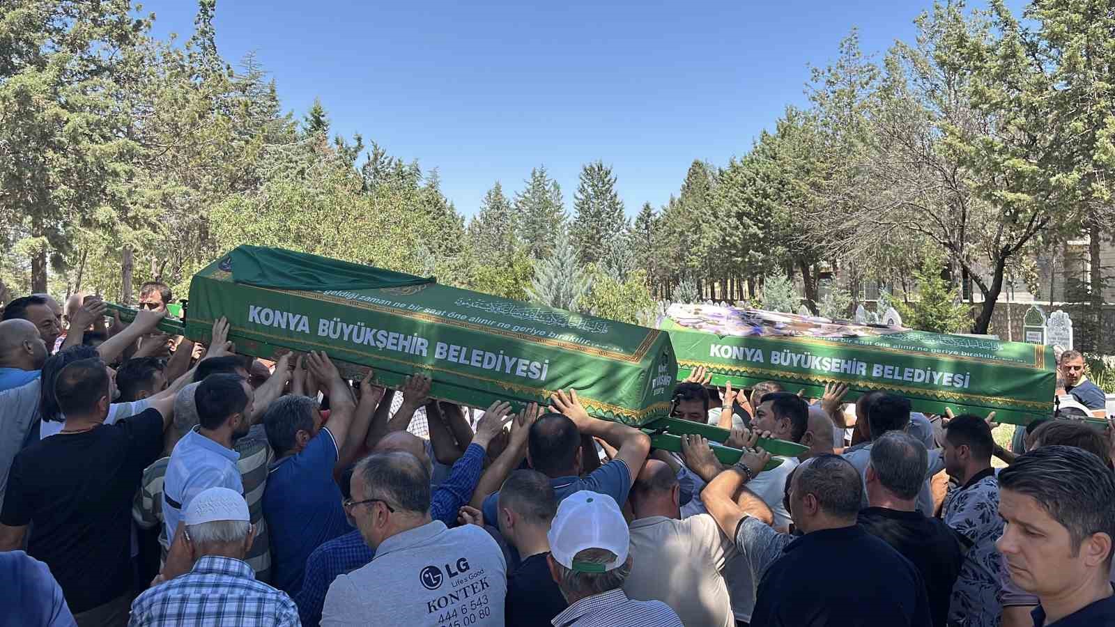 Konya&rsquo;da derede boğulan kız kardeşlere acı veda
