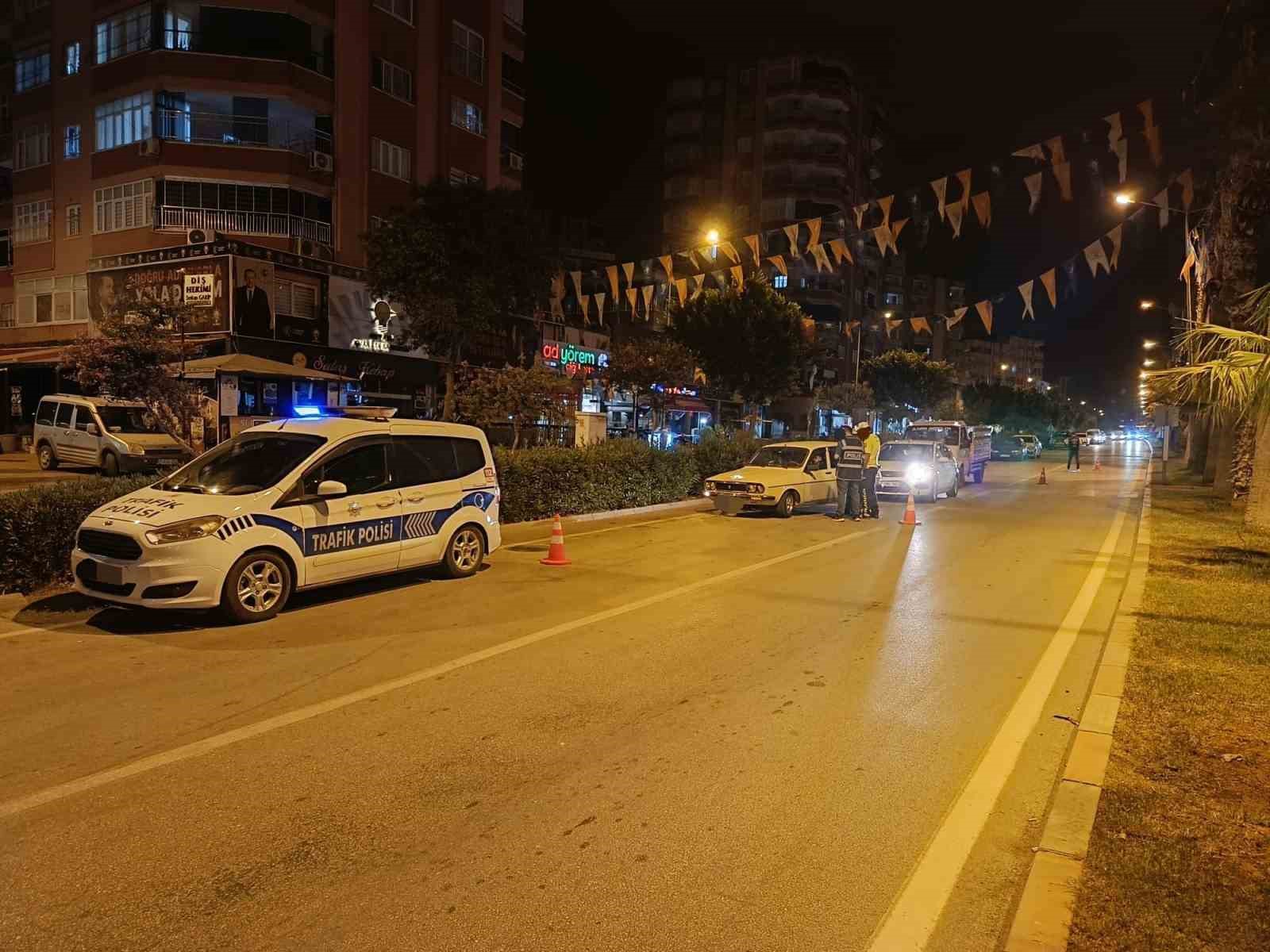 Aranan 2 şahıs yakalandı, 18 ara&ccedil; ile 9 motosiklet trafikten men edildi
