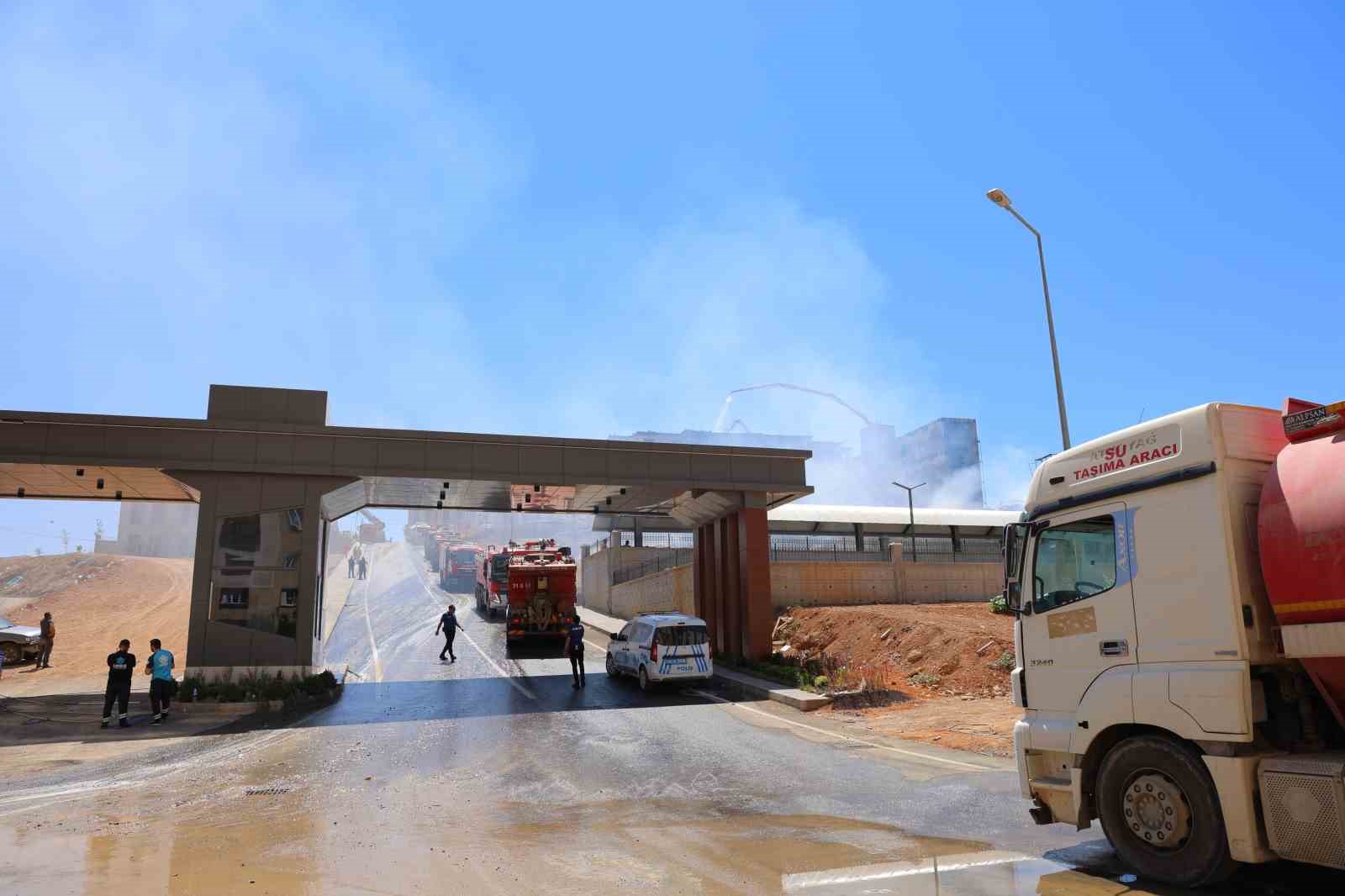 Orman B&ouml;lge M&uuml;d&uuml;rl&uuml;ğ&uuml; alanındaki yangınlar s&ouml;nd&uuml;r&uuml;ld&uuml;
