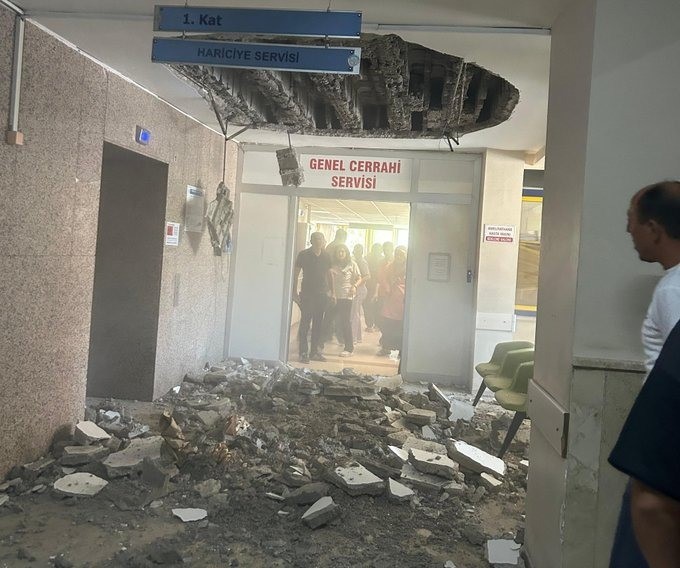 Tavanı çöken Denizli Devlet Hastanesinin bir katı kullanıma kapatıldı