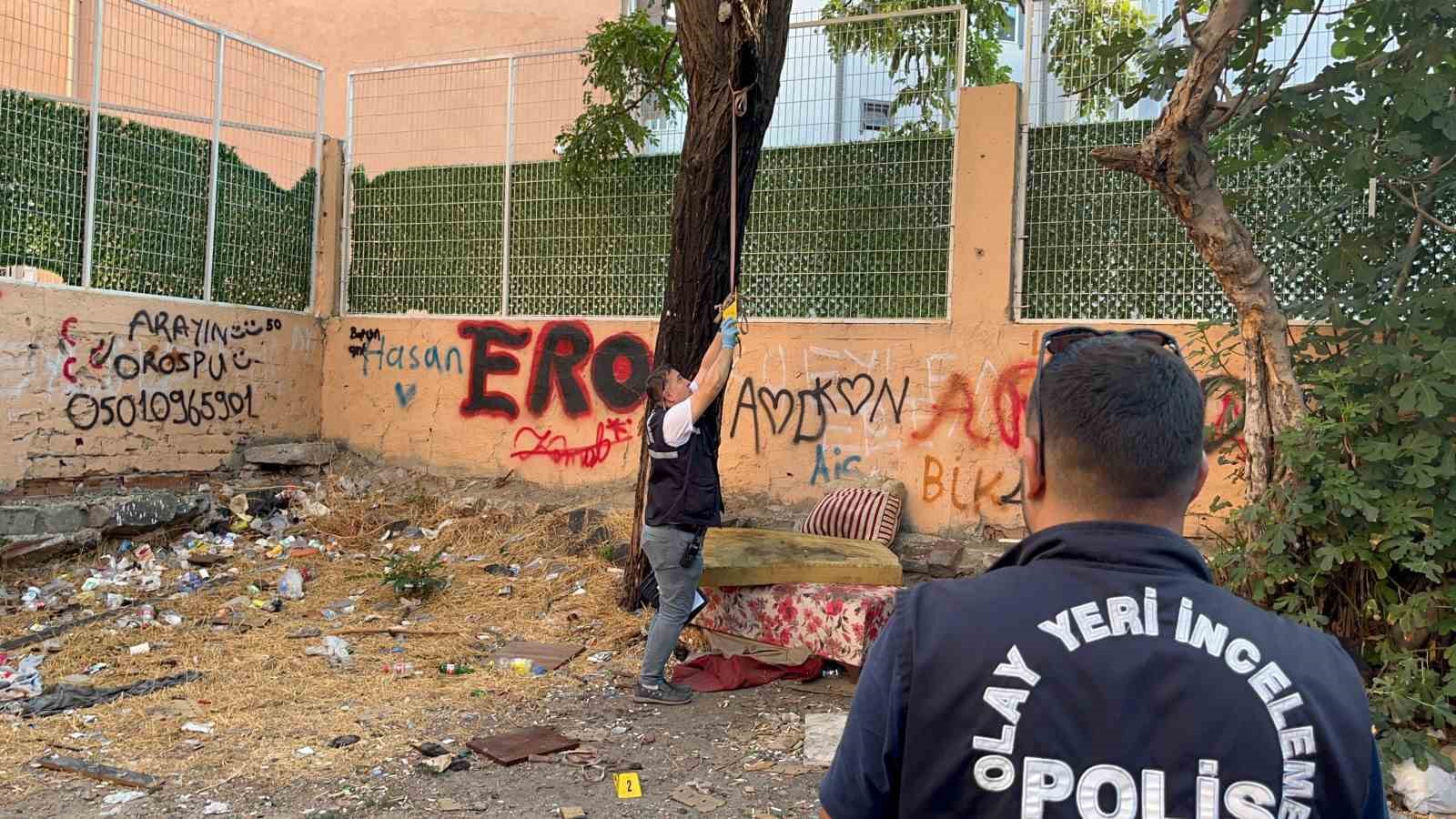 Köpek gezdirmeye çıkarken, ipten adam aldı