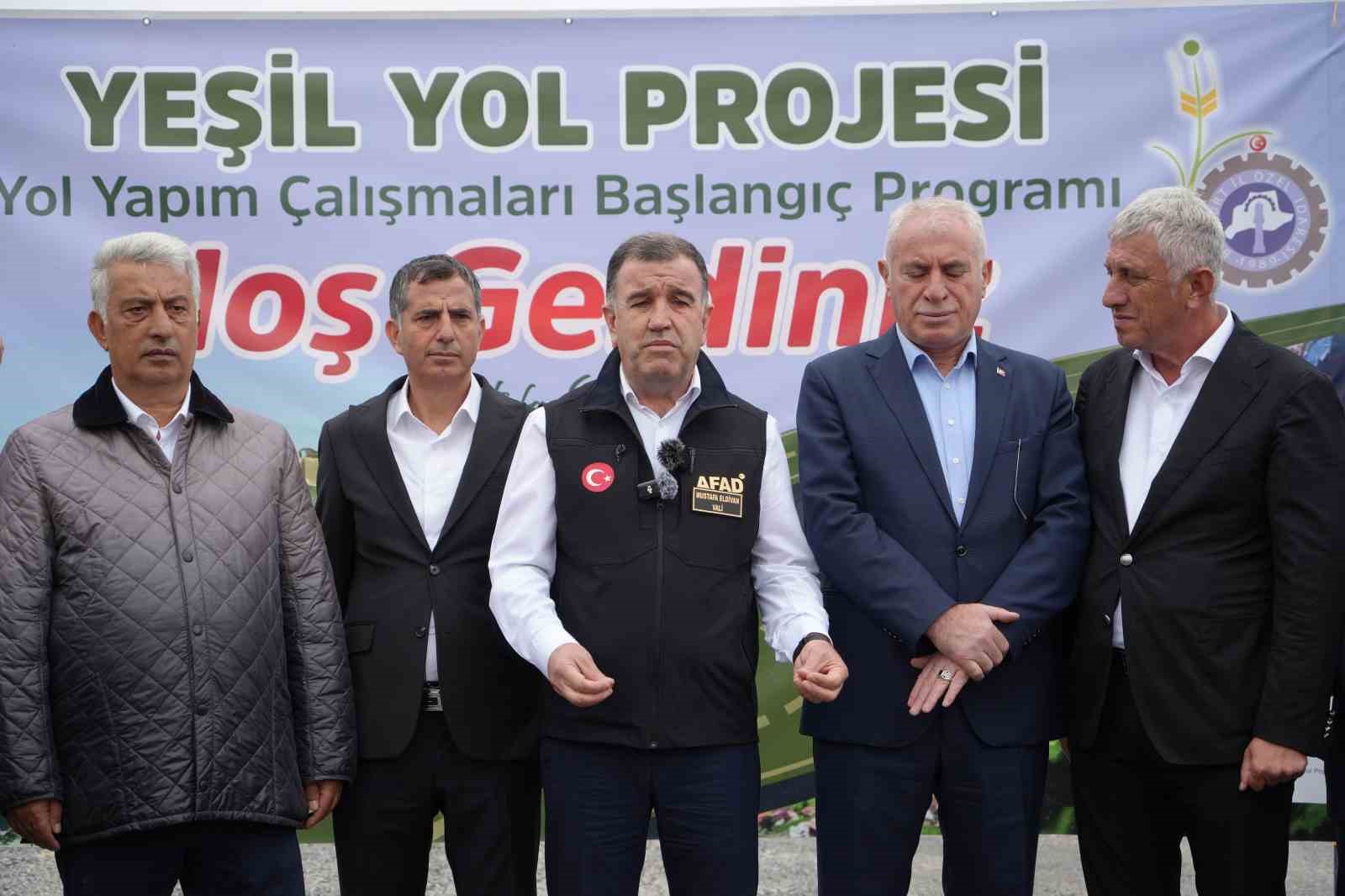 Yeşil Yol Projesi kapsamında &ccedil;alışmalar başladı: Bayburt&rsquo;u Uzung&ouml;l&rsquo;e bağlayacak yola asfalt seriliyor
