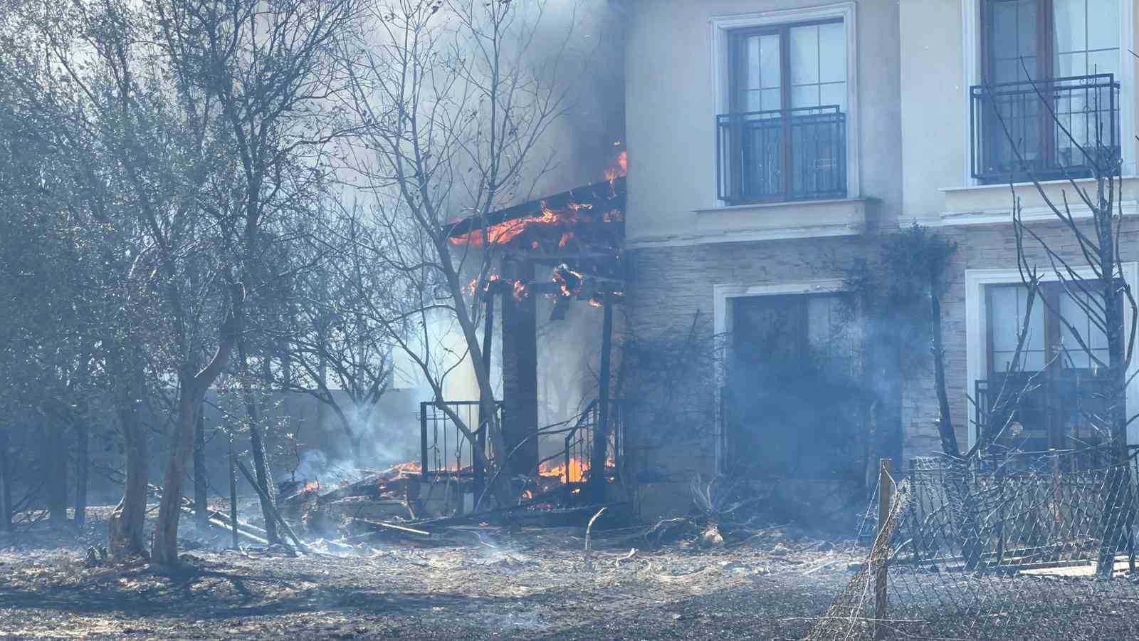 Çanakkale’de orman yangını devam ediyor