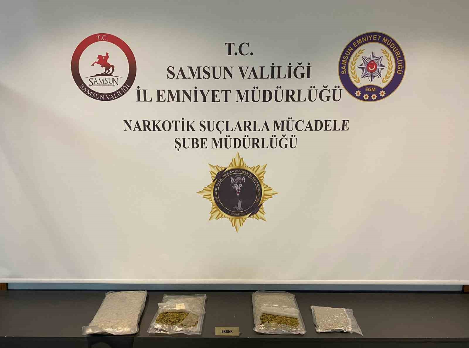 Samsun&rsquo;da yolcu otob&uuml;s&uuml;nde 2 kilo skunk ele ge&ccedil;irildi: 2 g&ouml;zaltı
