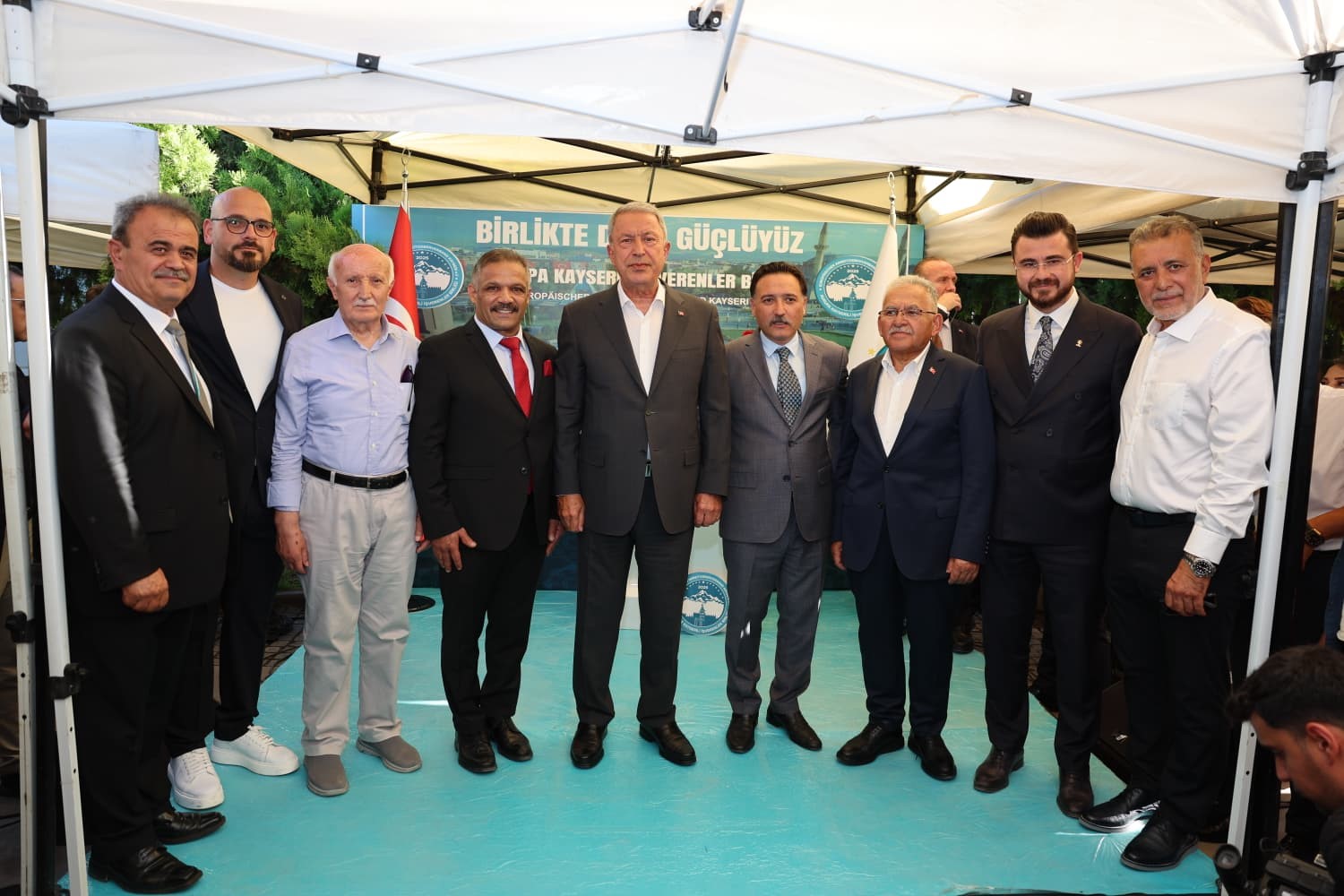 119 yıllık tarihi saat kulesi Avrupalı Türk’lere hizmet verecek