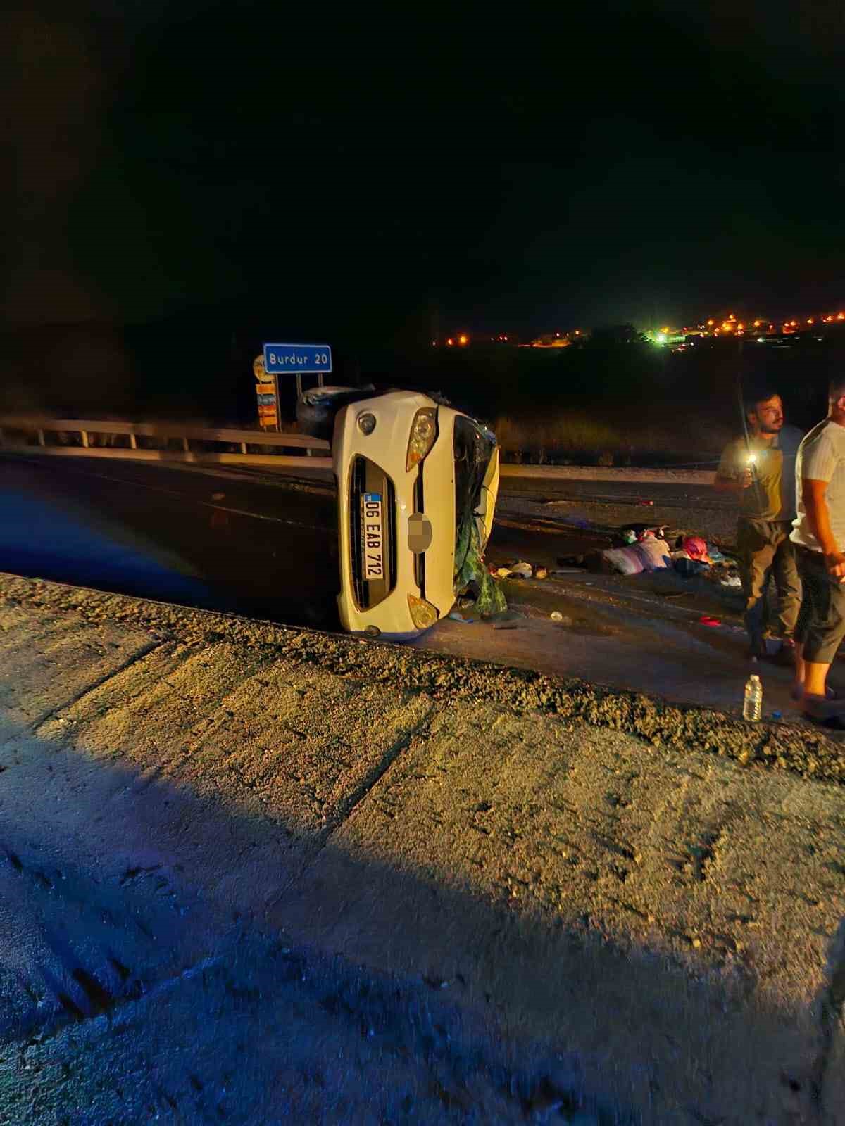Burdur’da otomobil devrildi: 3 yaralı