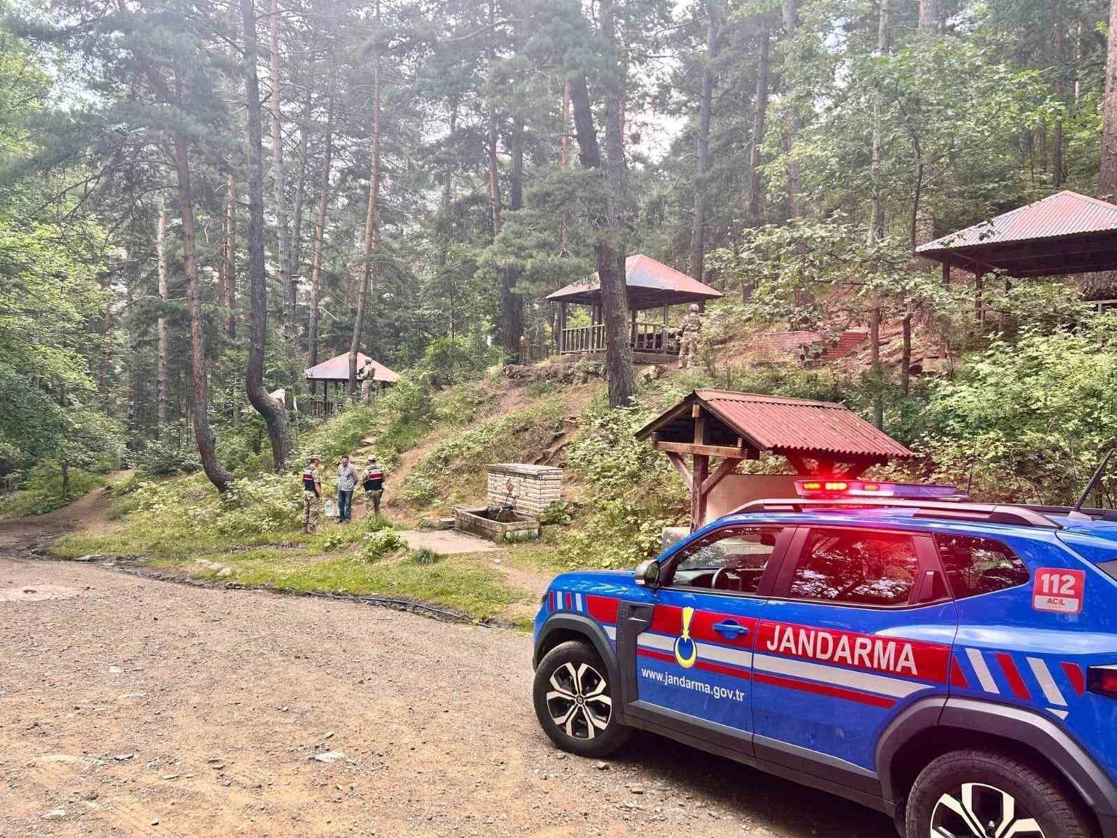 Ormanlık alanda mangal yakan 11 kişiye 32 bin TL para cezası verildi