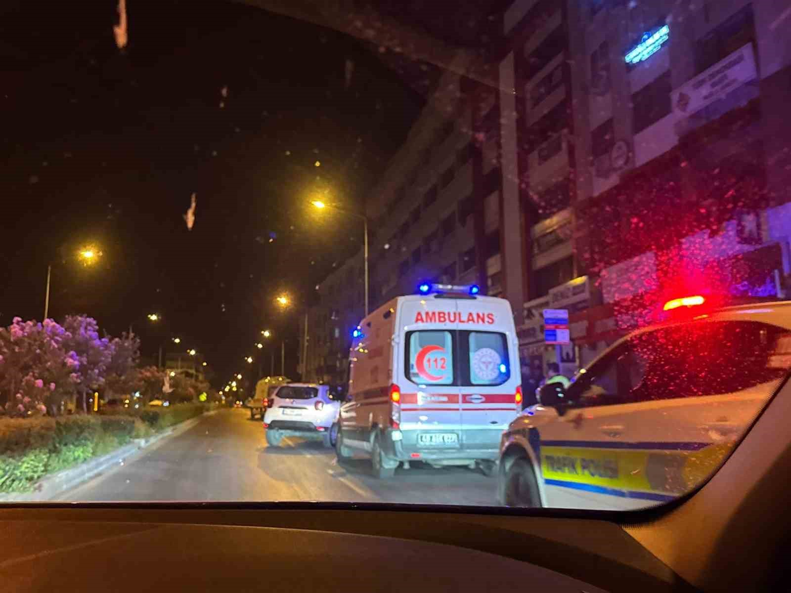 Otomobil park halindeki araca çarptı: 2 yaralı