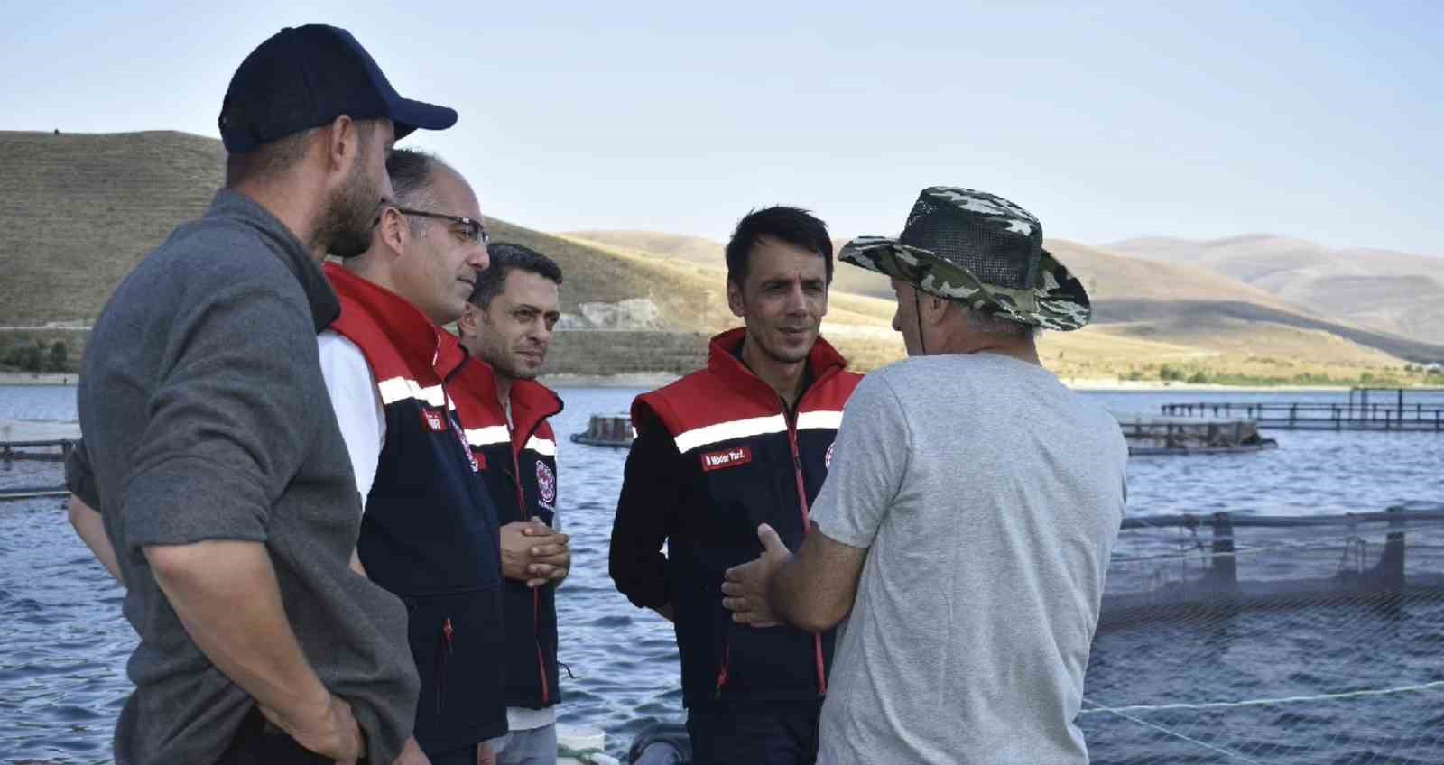 Bayburt’ta alabalık işletmesinde üretim yerinde incelendi