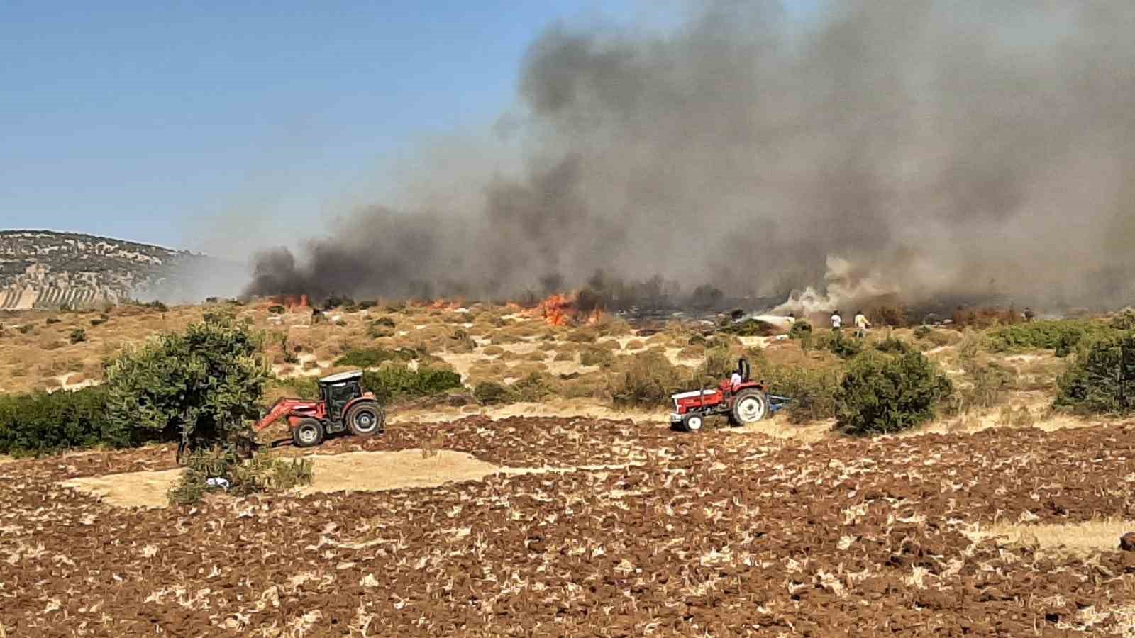 Ezine&rsquo;de başlayan orman yangını kontrol altına alındı
