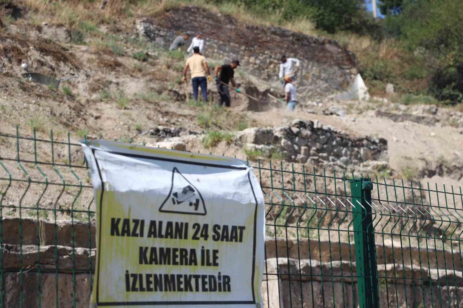 Bolu Antik Stadion&rsquo;da kazı &ccedil;alışmaları başladı
