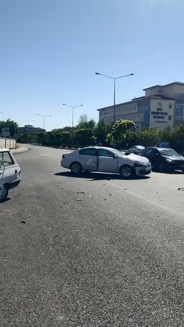 Elazığ’da zincirleme trafik kazası: 1 yaralı
