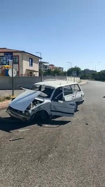 Elazığ&rsquo;da zincirleme trafik kazası: 1 yaralı
