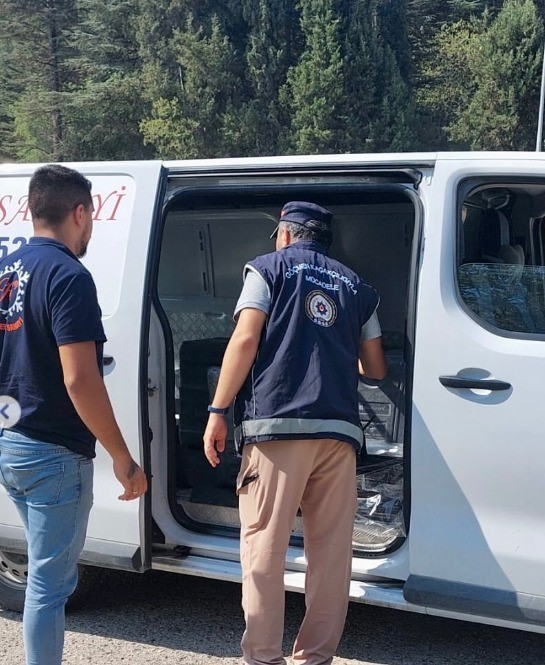 Bilecik&rsquo;te d&uuml;zensiz g&ouml;&ccedil;le m&uuml;cadeleye y&ouml;nelik huzur uygulaması 869 kişi sorgulandı
