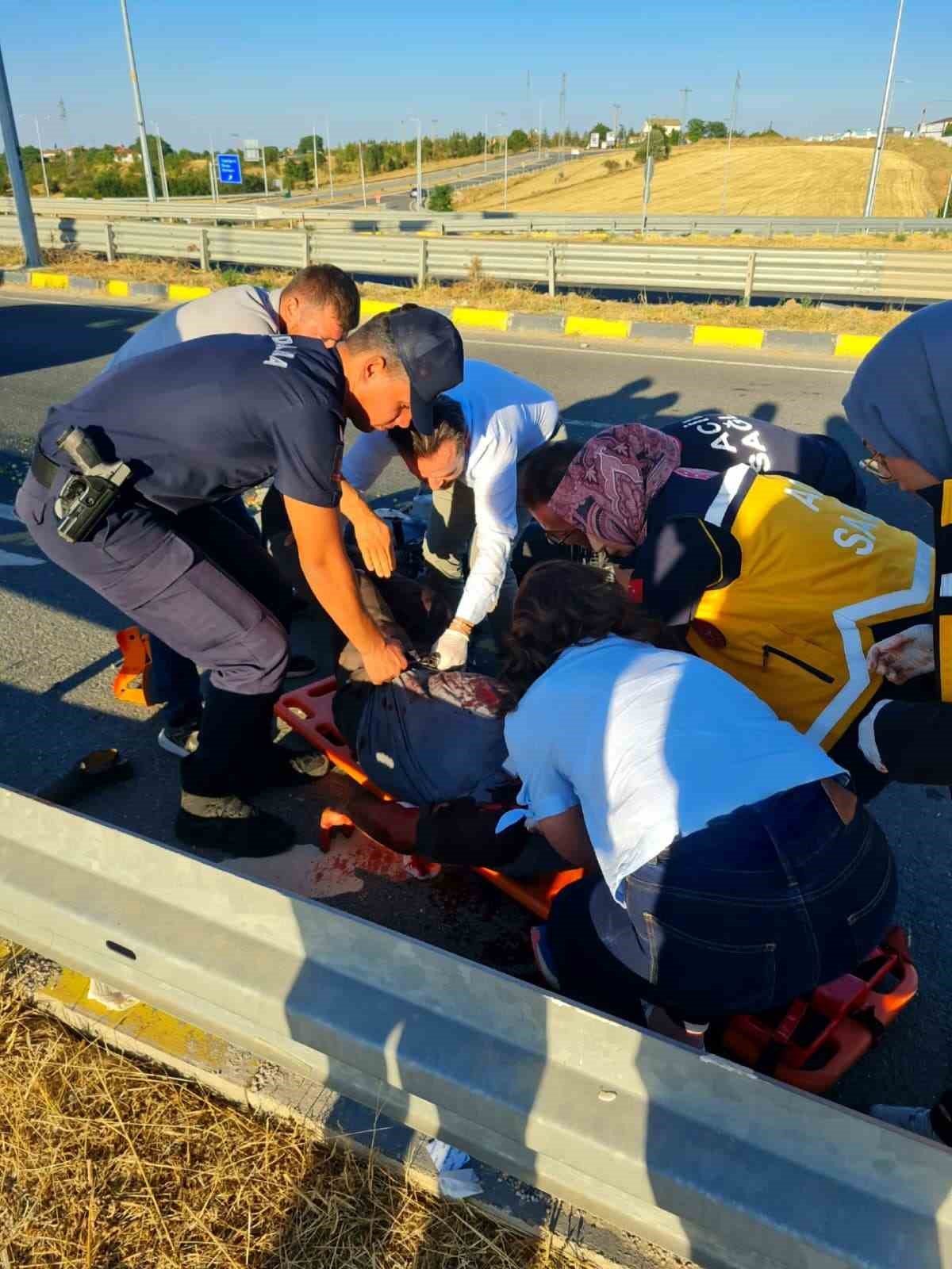 Kastamonu&rsquo;da bariyerlere &ccedil;arpan motosikletin s&uuml;r&uuml;c&uuml;s&uuml; ağır yaralandı
