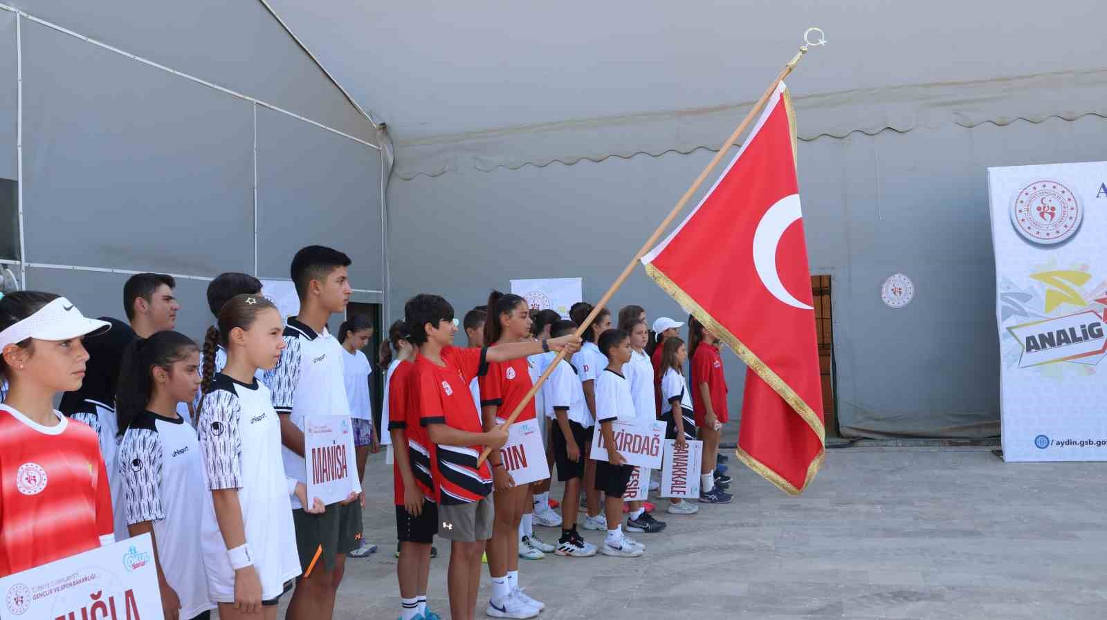 Aydın’da Analig Tenis heyecanı başladı