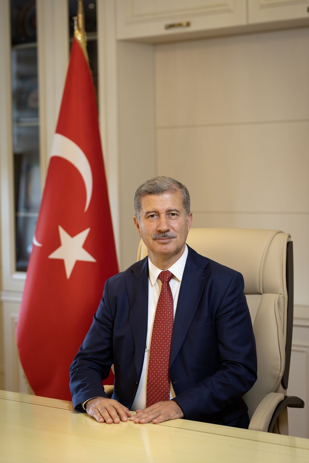 Aİ&Ccedil;&Uuml; K&uuml;t&uuml;phanesi 100 bin basılı ve 100 bin elektronik kaynağa ulaştı
