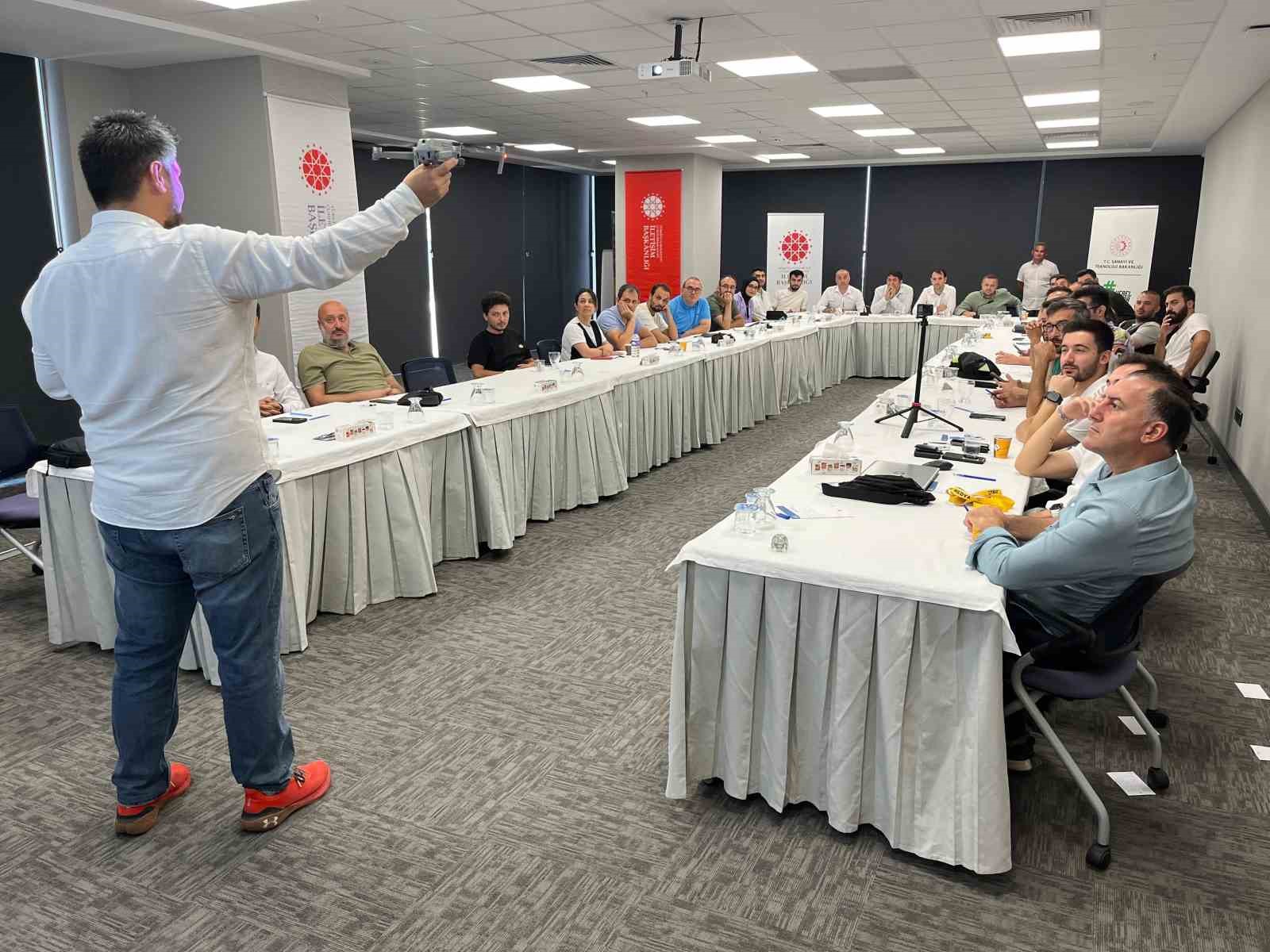 Samsun’da basın mensuplarına dron eğitimi