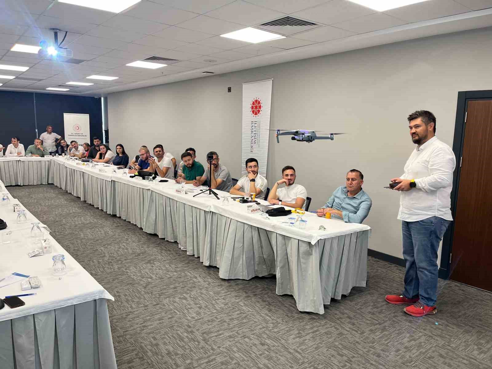 Samsun&rsquo;da basın mensuplarına dron eğitimi
