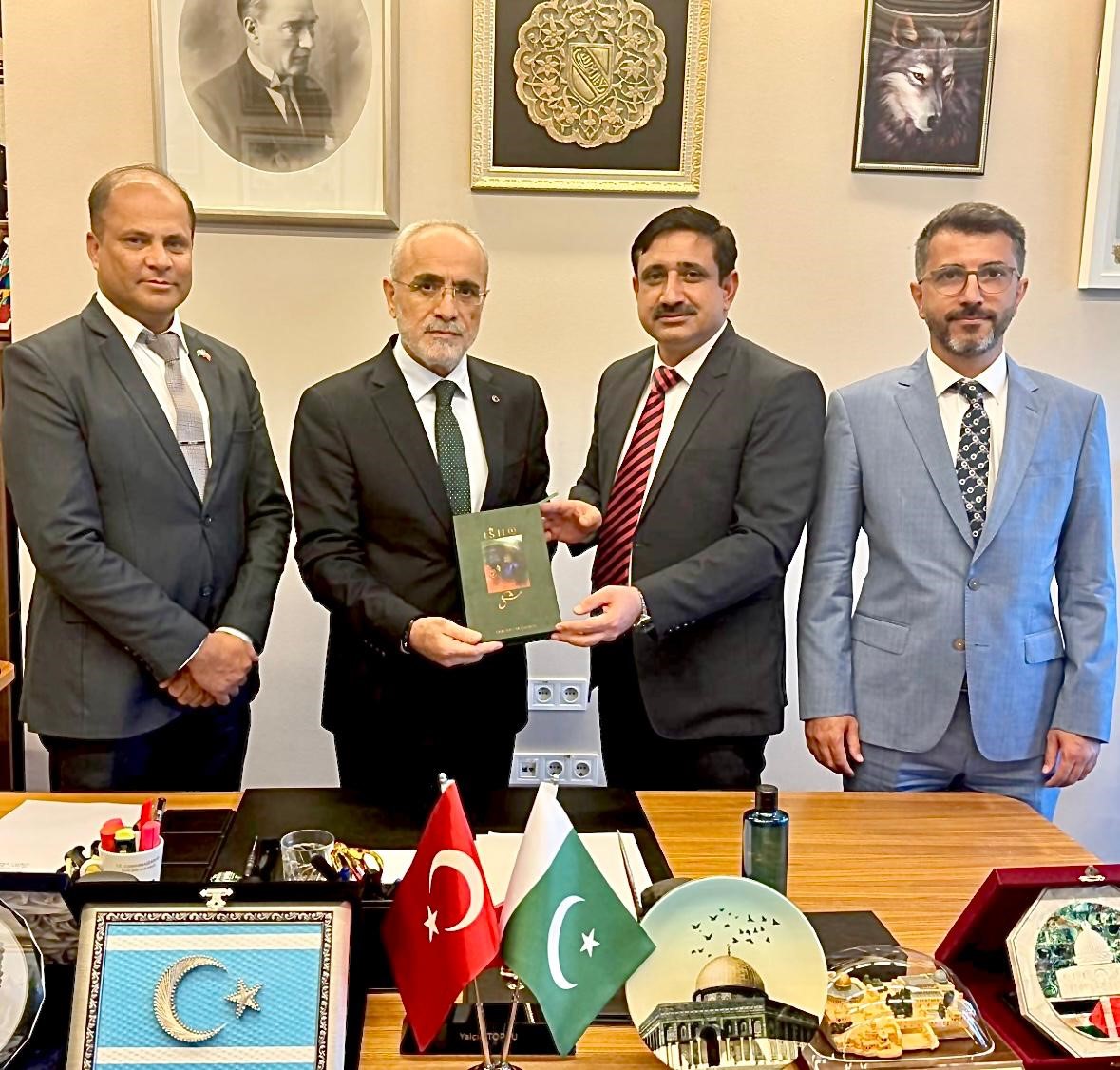 Pakistan Ankara B&uuml;y&uuml;kel&ccedil;iliği&rsquo;nden Cumhurbaşkanı Başdanışmanı Top&ccedil;u&rsquo;ya ziyaret
