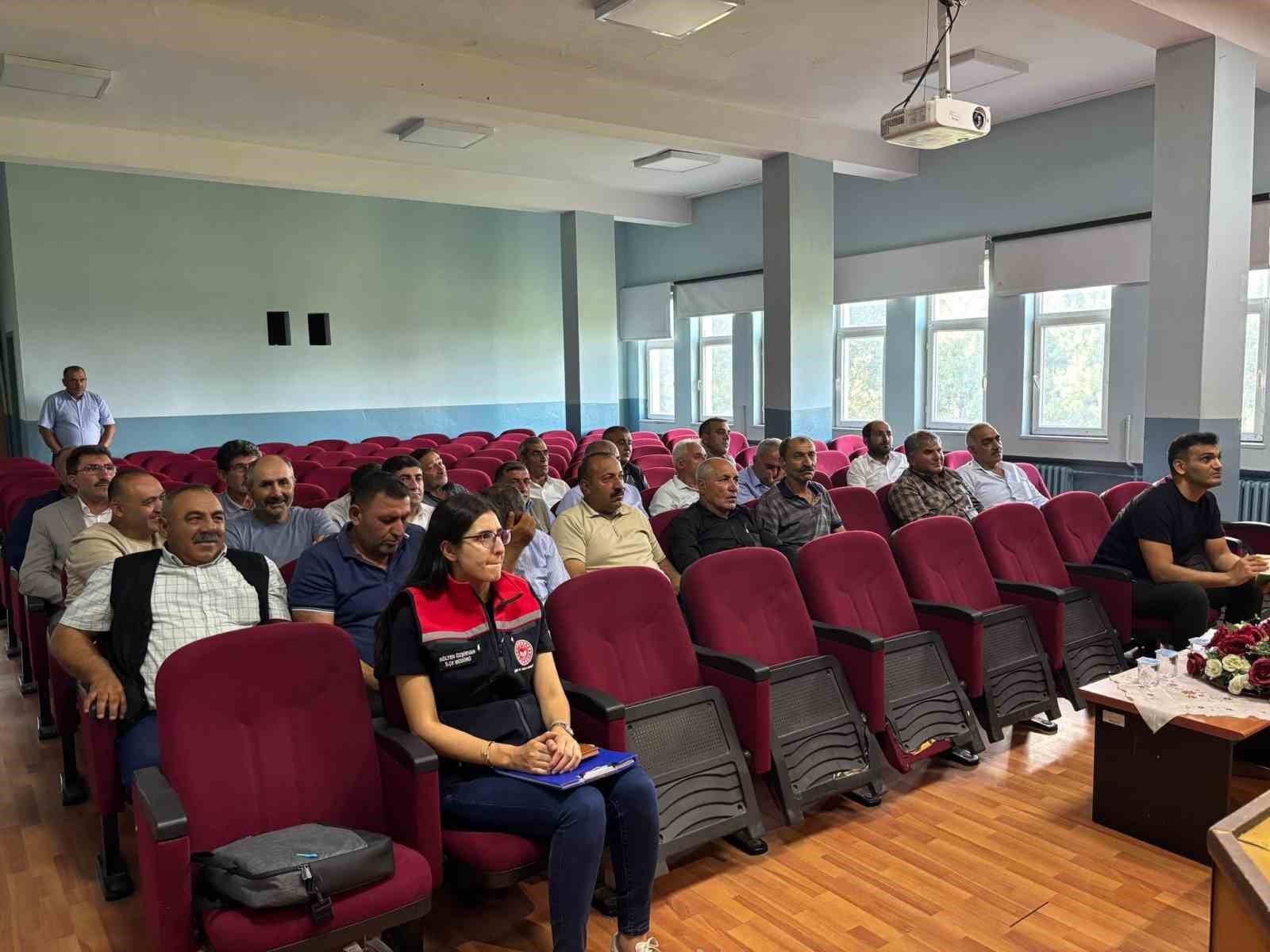 Susuz’da Mera Kanunu ve Köy Kanunu bilgilendirme toplantısı yapıldı