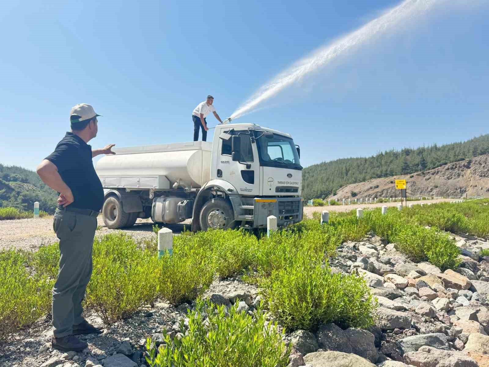 Karaca&ouml;ren G&ouml;let&rsquo;ine balıklar ve yangınlar i&ccedil;in su takviyesi yapıldı
