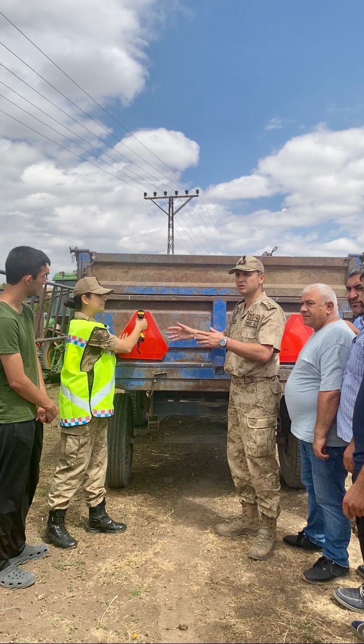 Arpa&ccedil;ay&rsquo;da jandarma &ccedil;ift&ccedil;ileri bilgilendirdi
